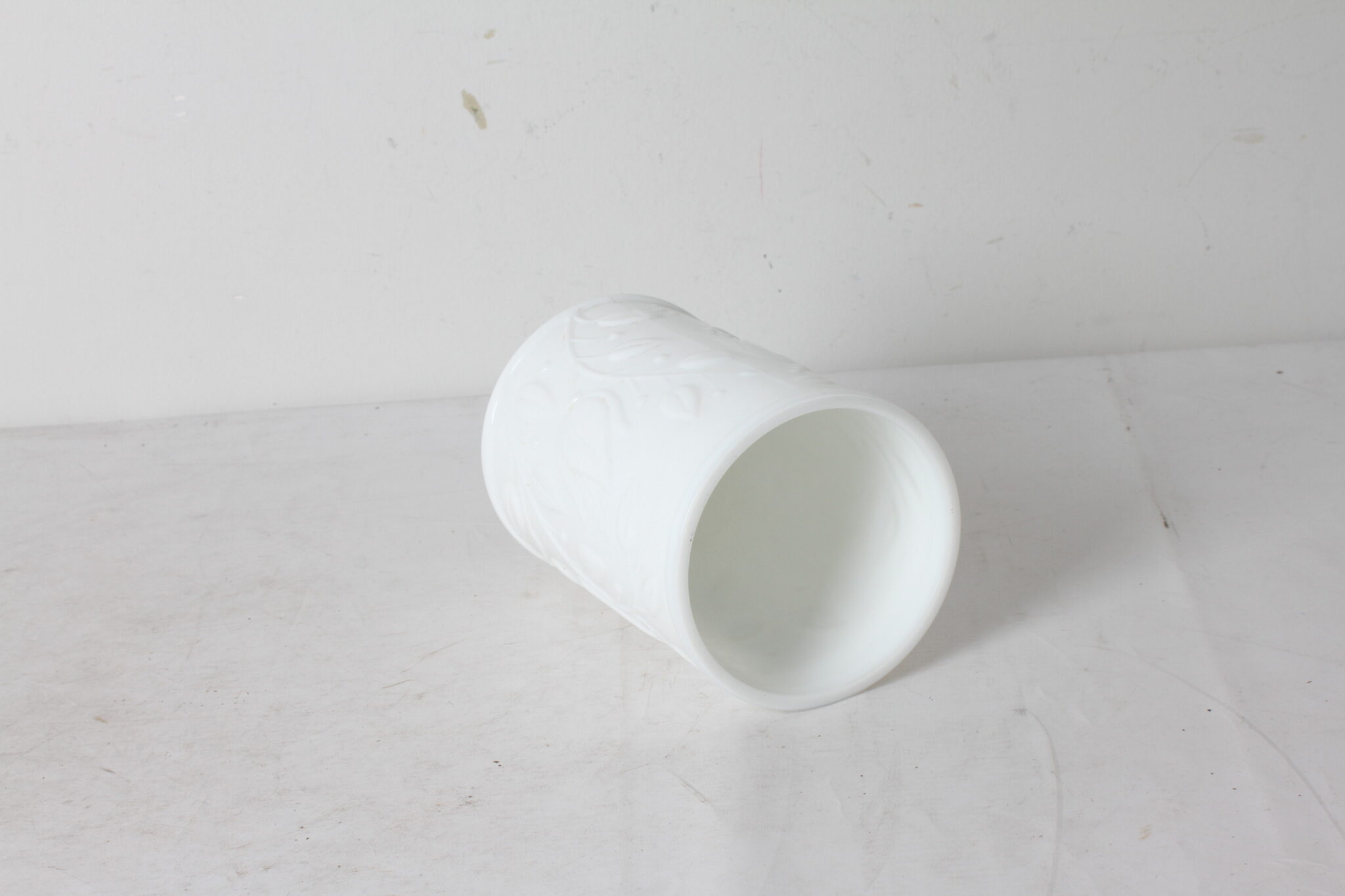 Vase vintage en opaline blanche – Image 2