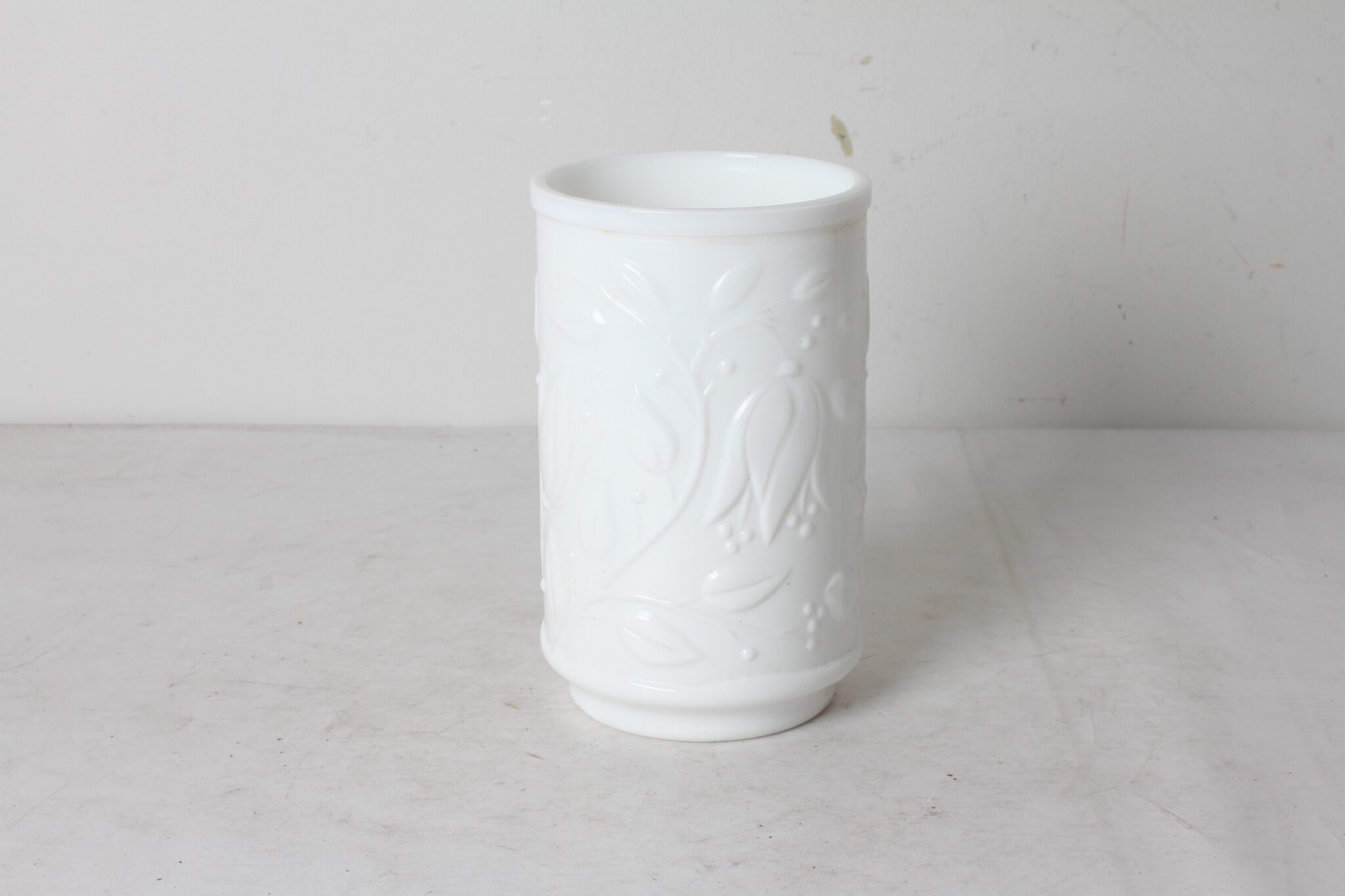 Vase vintage en opaline blanche