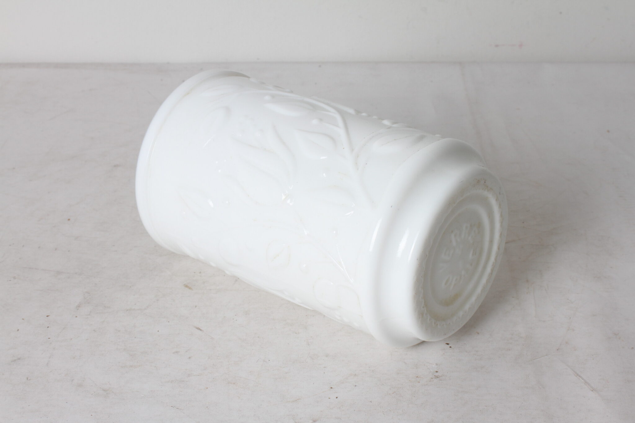 Vase vintage en opaline blanche – Image 3