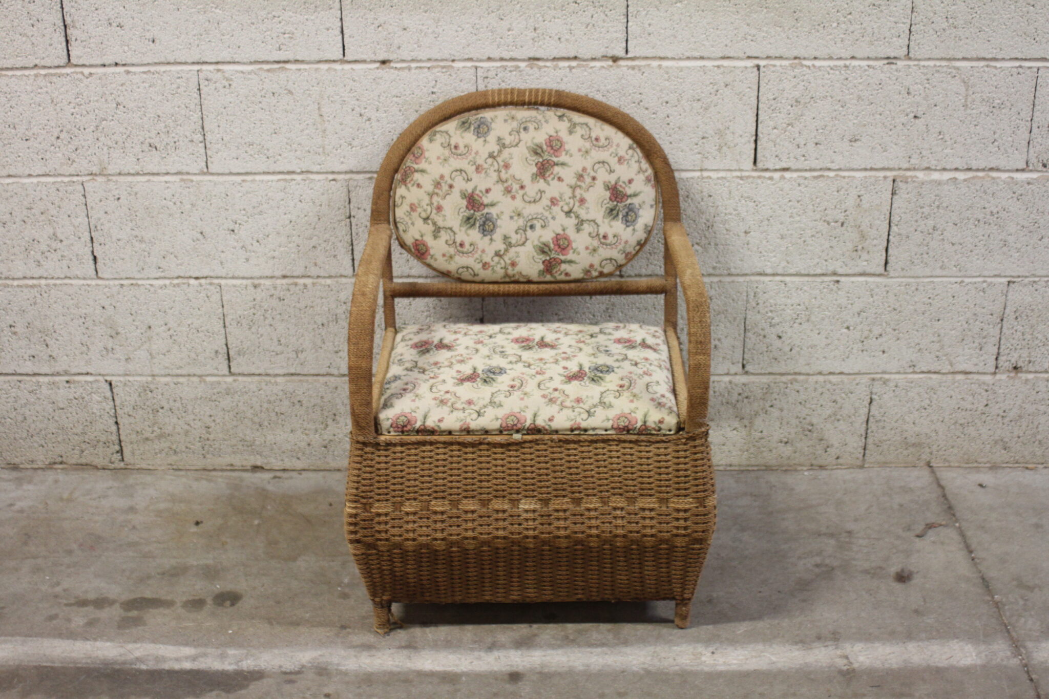 Ancien fauteuil coffre – Image 2