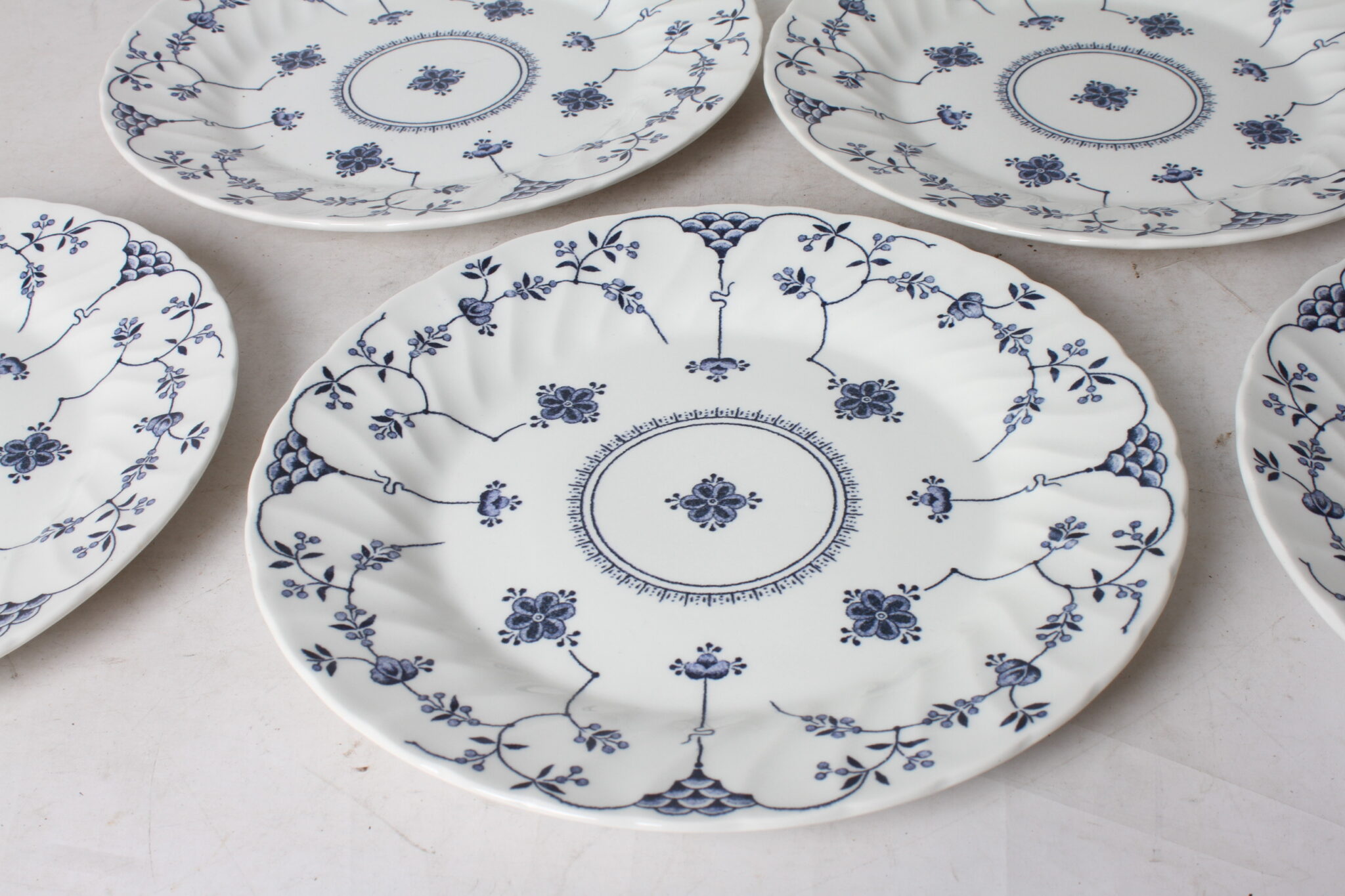 Assiettes plates en faïence - Queen's – Image 2
