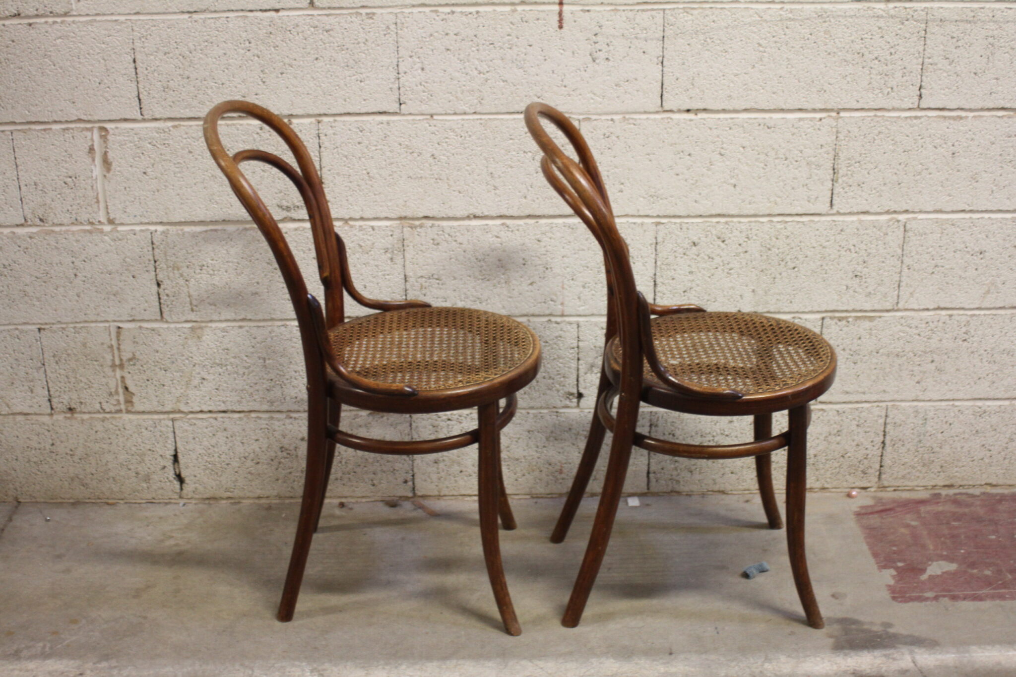 Anciennes chaises bistrot – Image 3