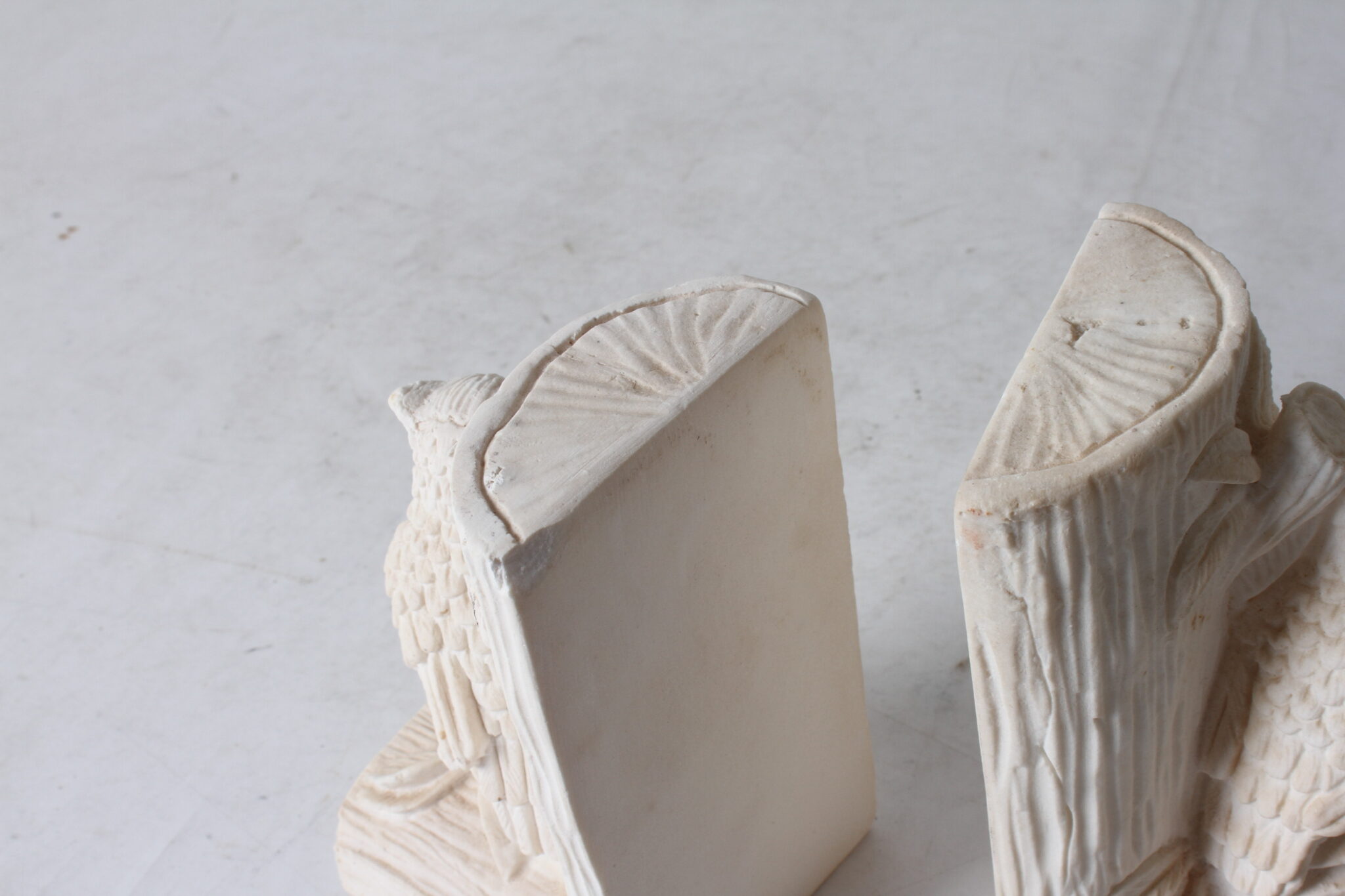 Paire de serre-livres sculptés – Image 5