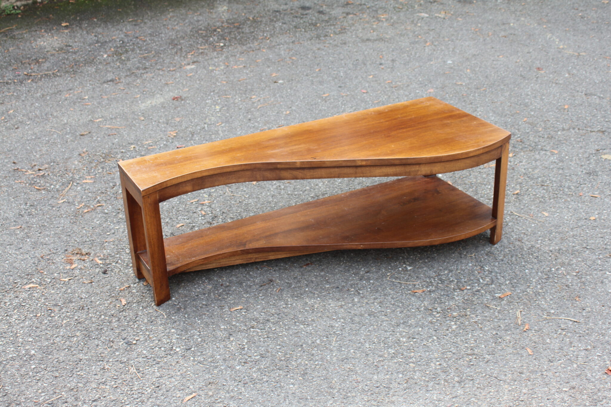 Table basse vague en bois – Image 2
