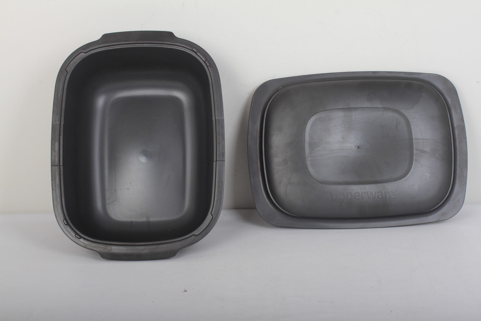 emmaus-scherwiller-etikette-occasion-etikette en ligne-idée cadeau-seconde main-emmaus en ligne- ultra-pro-tupperware-5.7litres-cuisine au four-cocotte -cuisson four- (1)