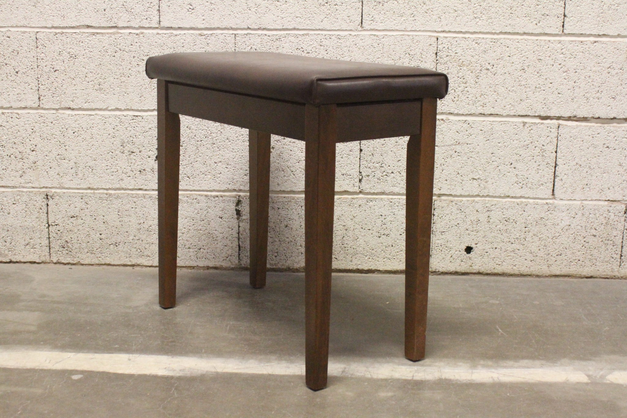 tabouret-de-piano-avec-coffre-a-partitions-vintage-bois-skai-occasion-seconde-main-emmaus-scherwiller-etikette (1)