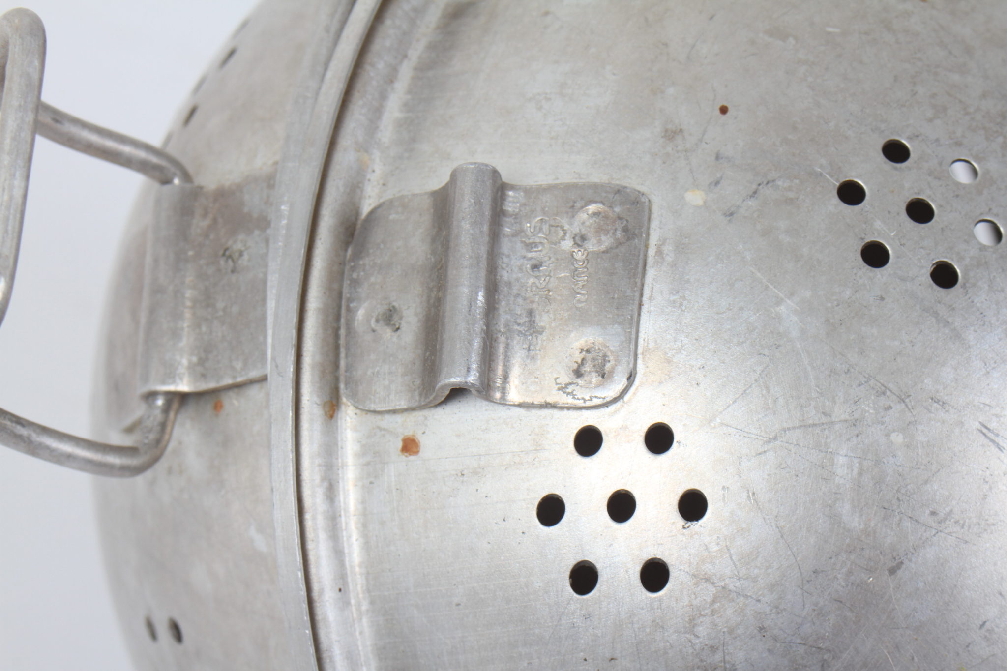 ancienne-boule-a-rix-vintage-marque-tournux-aluminium-occasion-seconde-main-emmaus-scherwiller-etikette (4)