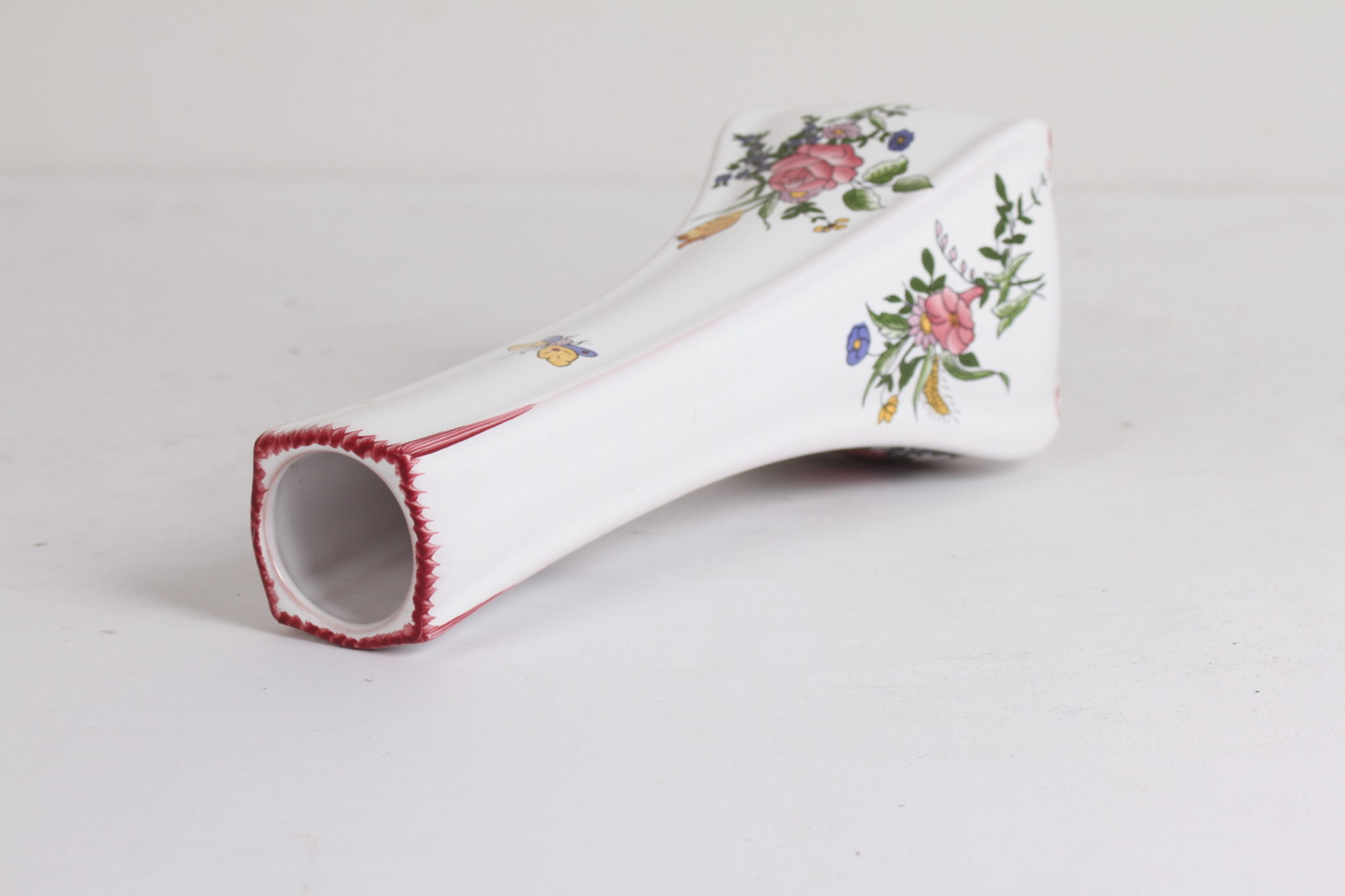 petit-vase-vintage-en-ceramique-motif-floral-roullet-renoleau-objet-deco-occasion-emmaus-scherwiller-etikette (1)