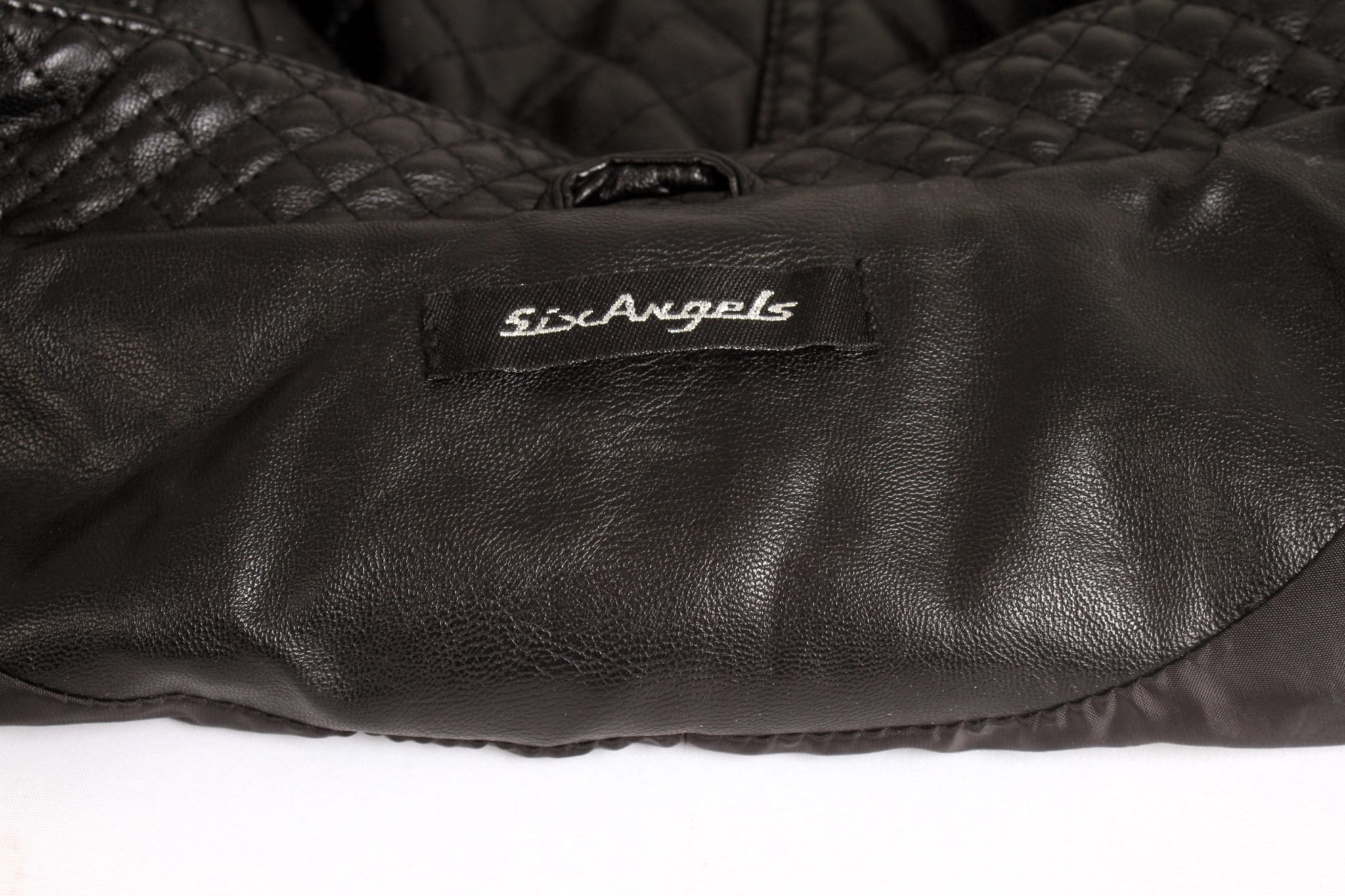 veste-en-cuir-femme-emmaus-scherwiller-emmaus-occasion-label-emmaus-emmaus-boutique-en-ligne-idee-cadeau-second-main (2)