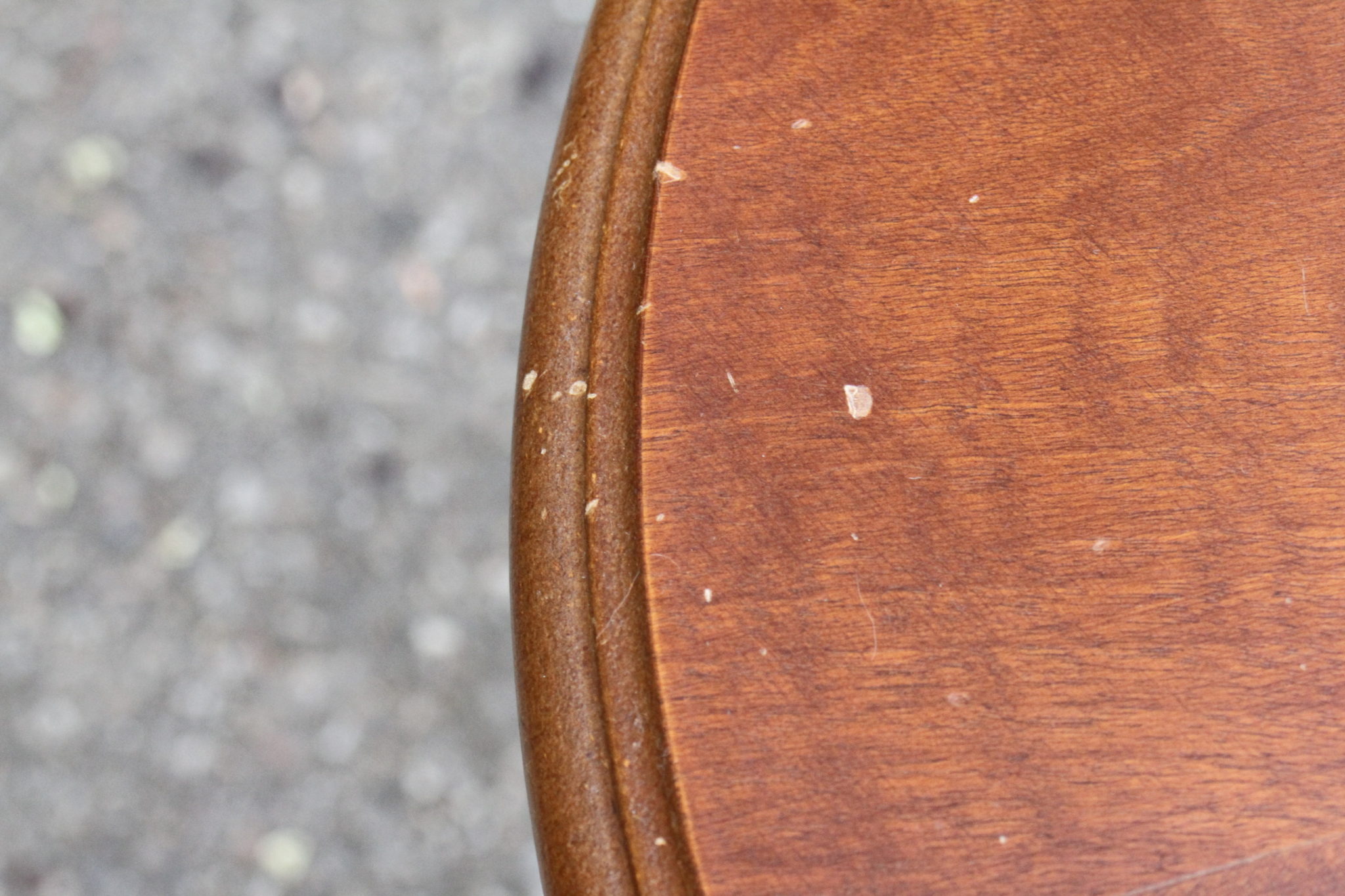 table-d'appoint-gueridon-tripode-bois-marquetterie-mobilier-brocante-occasion-emmaus-scherwiller-etikette (1)