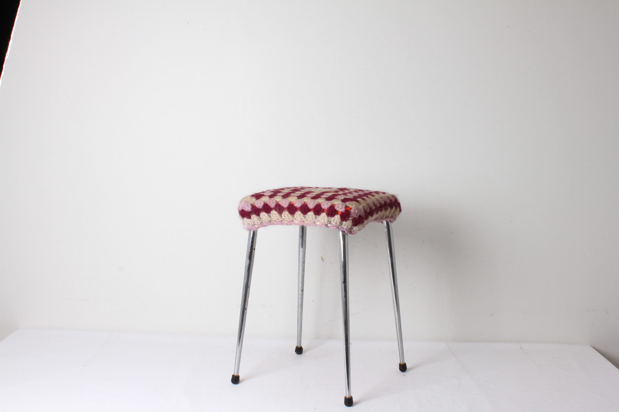 emmaus-etikette-occasion-seconde main-scherwiller -tabouret-vintage-orange (3)
