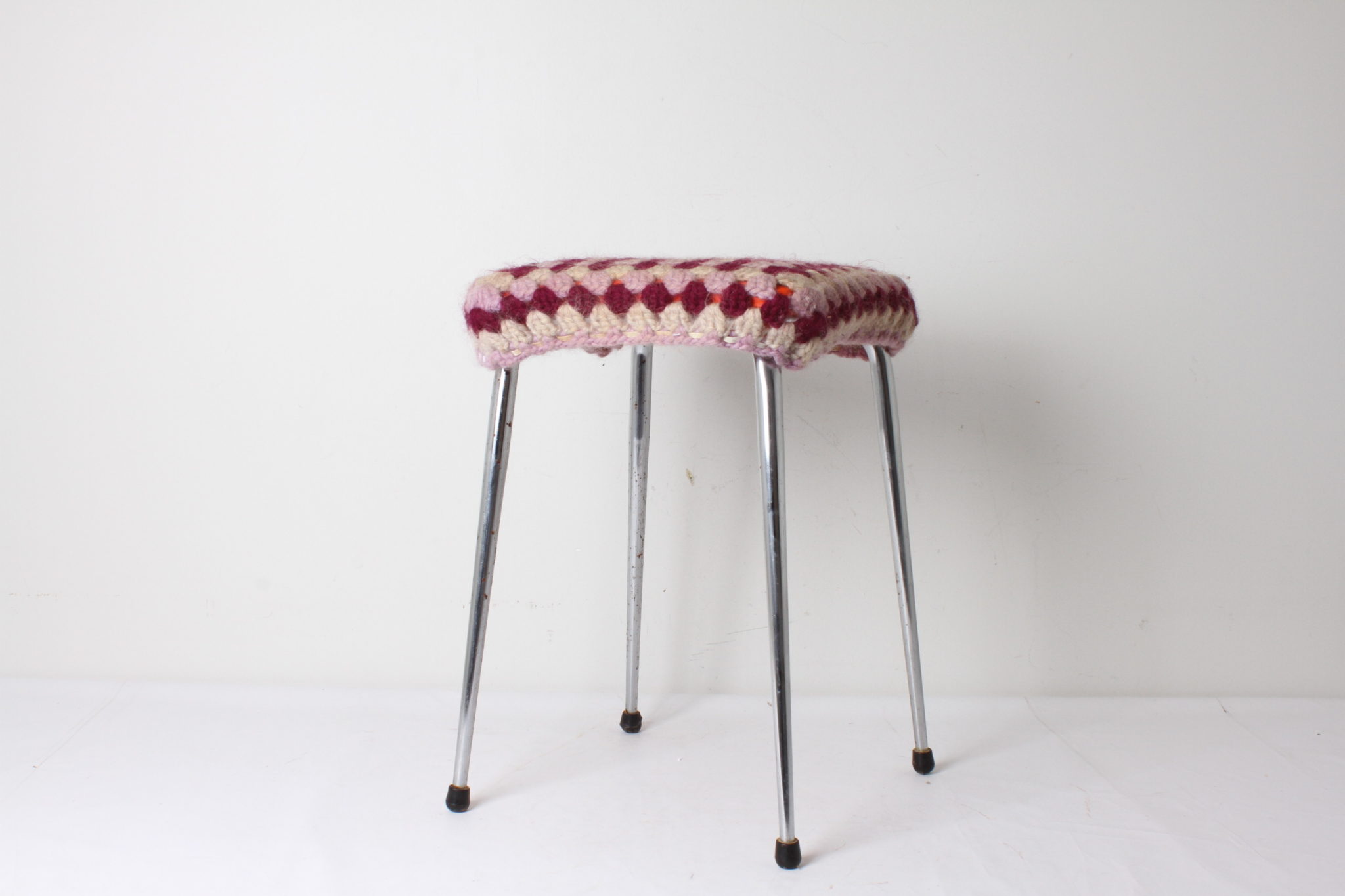 emmaus-etikette-occasion-seconde main-scherwiller -tabouret-vintage-orange (4)
