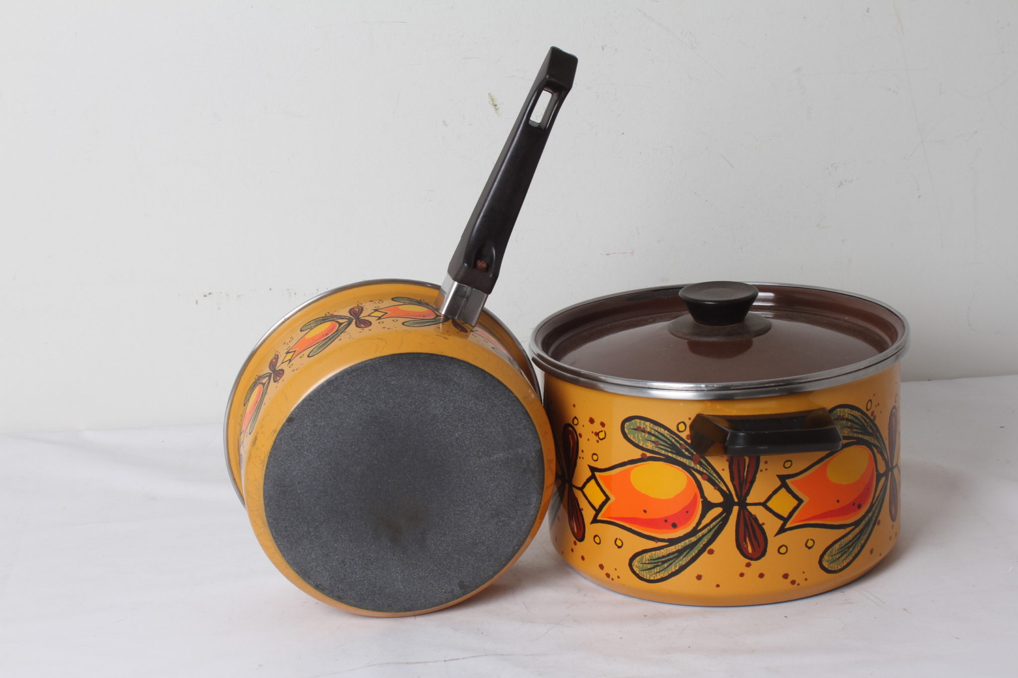 emmaus-scherwiller-etikette-occasion-idée cadeau-seconde main -casserole-faitout-vintage (1)