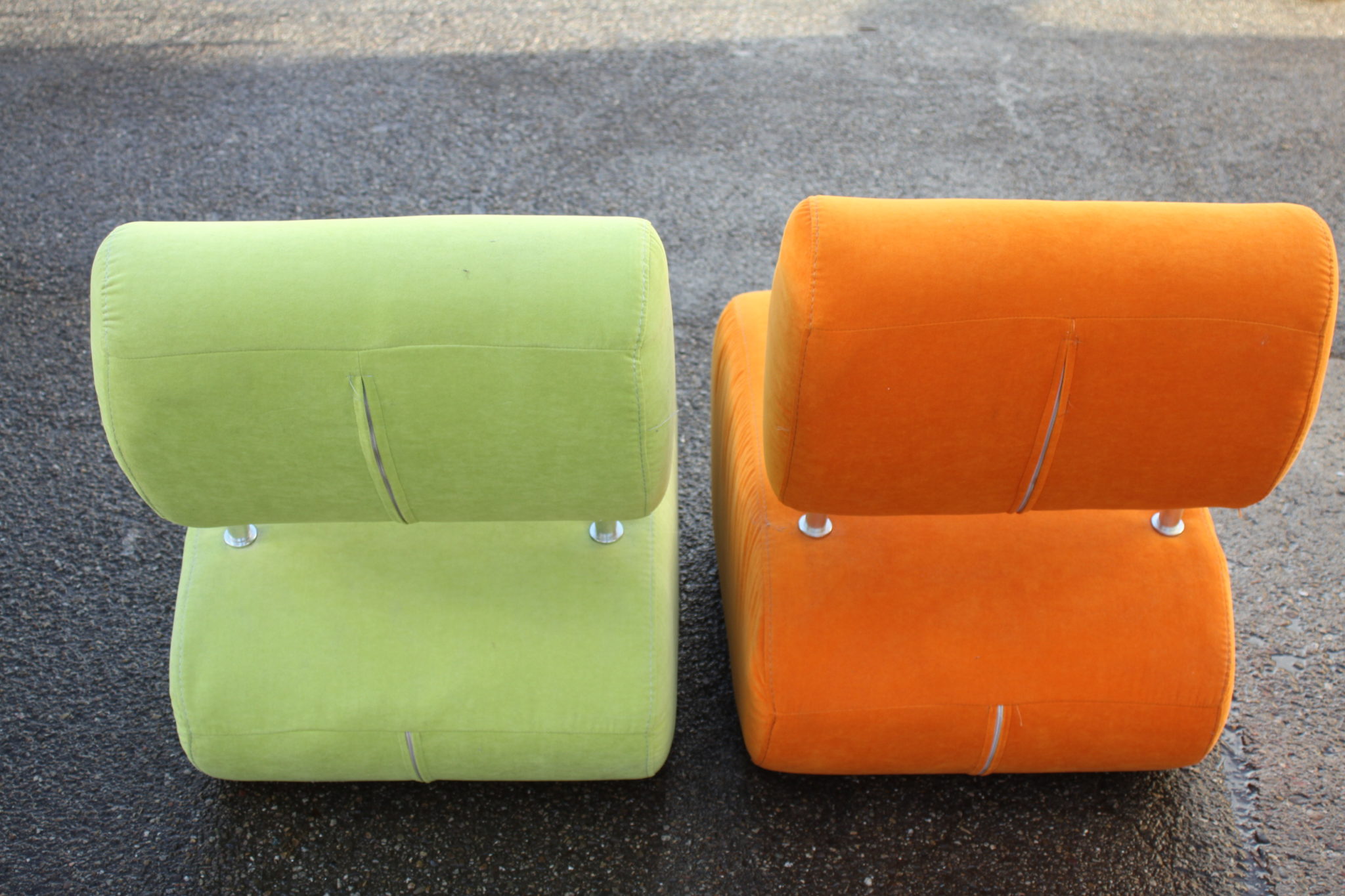 fauteuil-design-et-decoratif-tissu-orange-vert-mobilier-original-occasion-emmaus-scherwiller-etikette (4)