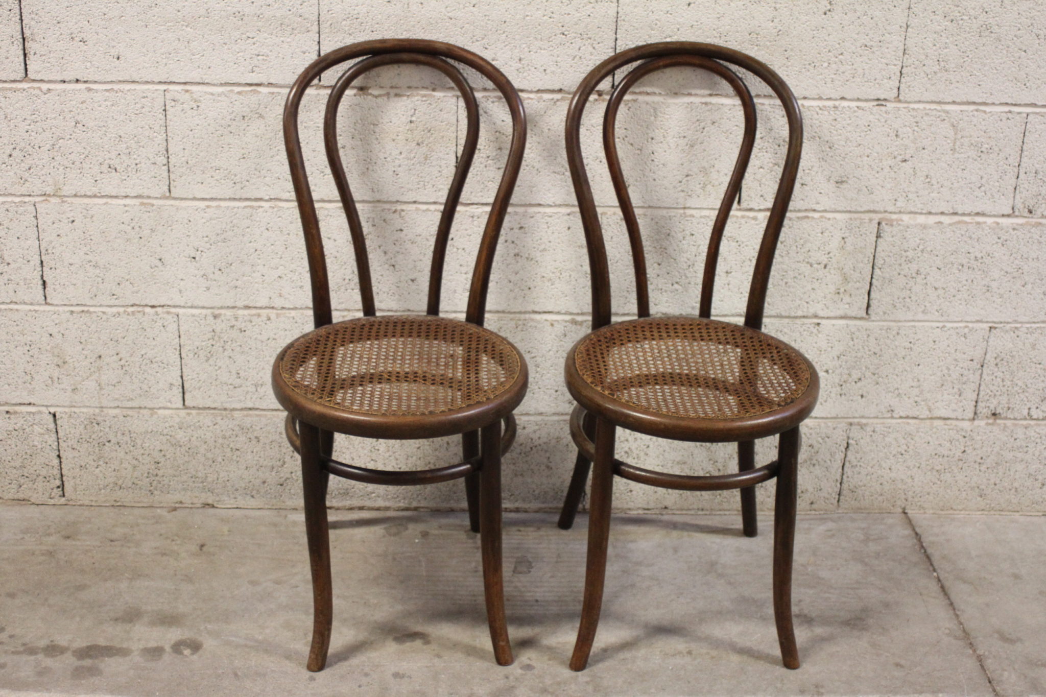 paire-de-chaises-anciennes-bistrot-rondes-bois-rotin-mobilier-occasion-emmaus-scherwiller-etikette (2)