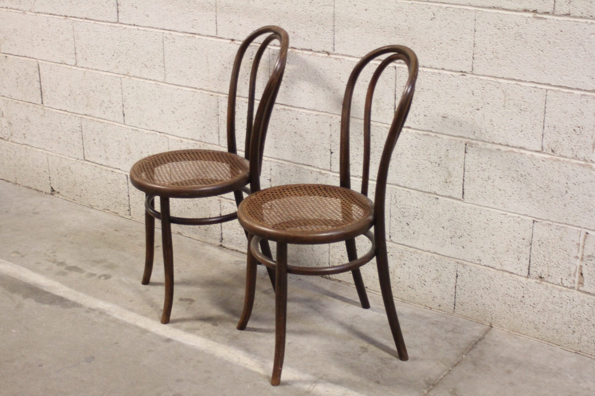 paire-de-chaises-anciennes-bistrot-rondes-bois-rotin-mobilier-occasion-emmaus-scherwiller-etikette (3)