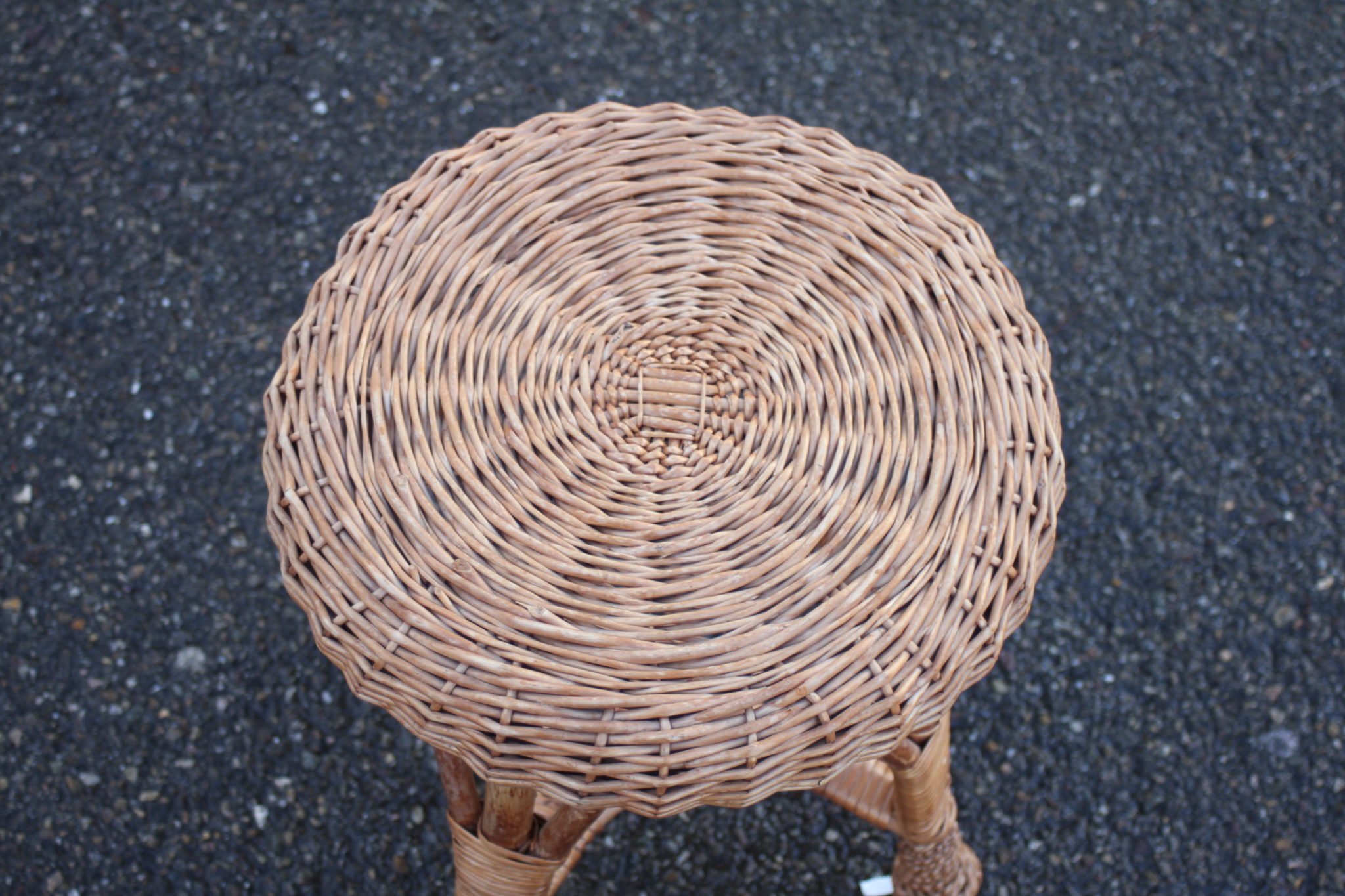 tabouret-rond-vintage-osier-naturel-mobilier-occasion-emmaus-scherwiller-etikette (1)