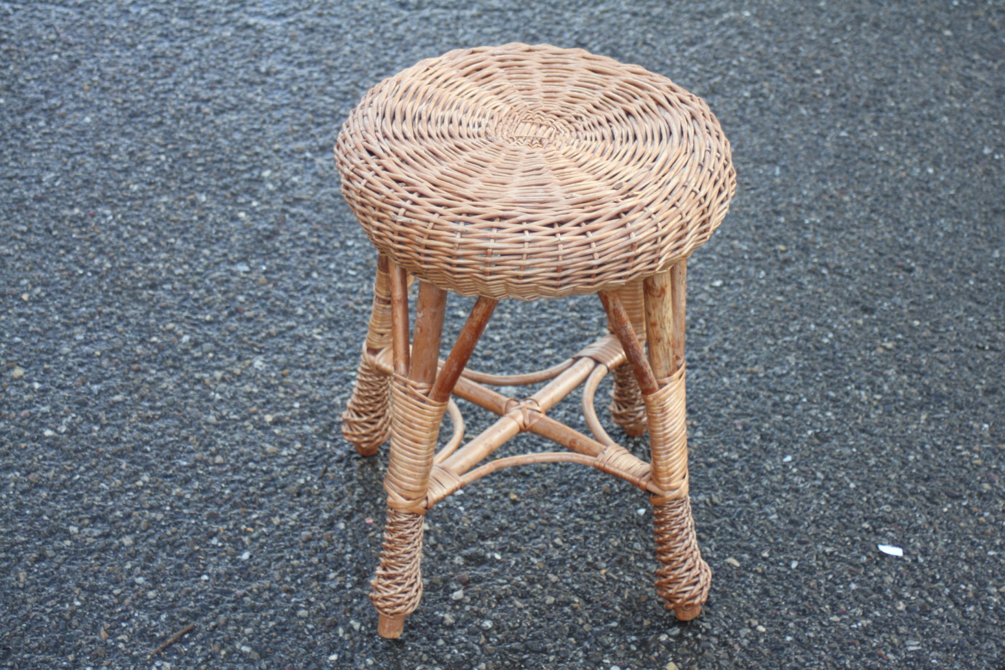 tabouret-rond-vintage-osier-naturel-mobilier-occasion-emmaus-scherwiller-etikette (3)