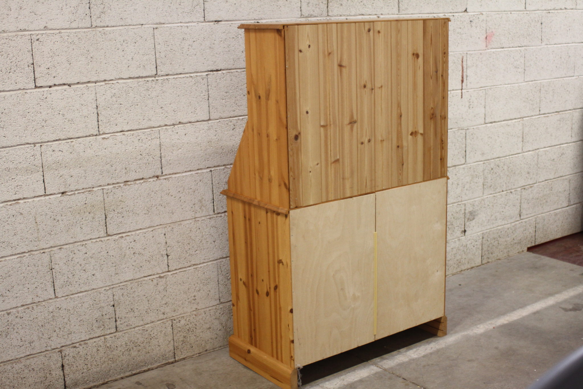 meuble-secretaire-vintage-en-pin-mobilier-occasion-emmaus-scherwiller-etikette (1)