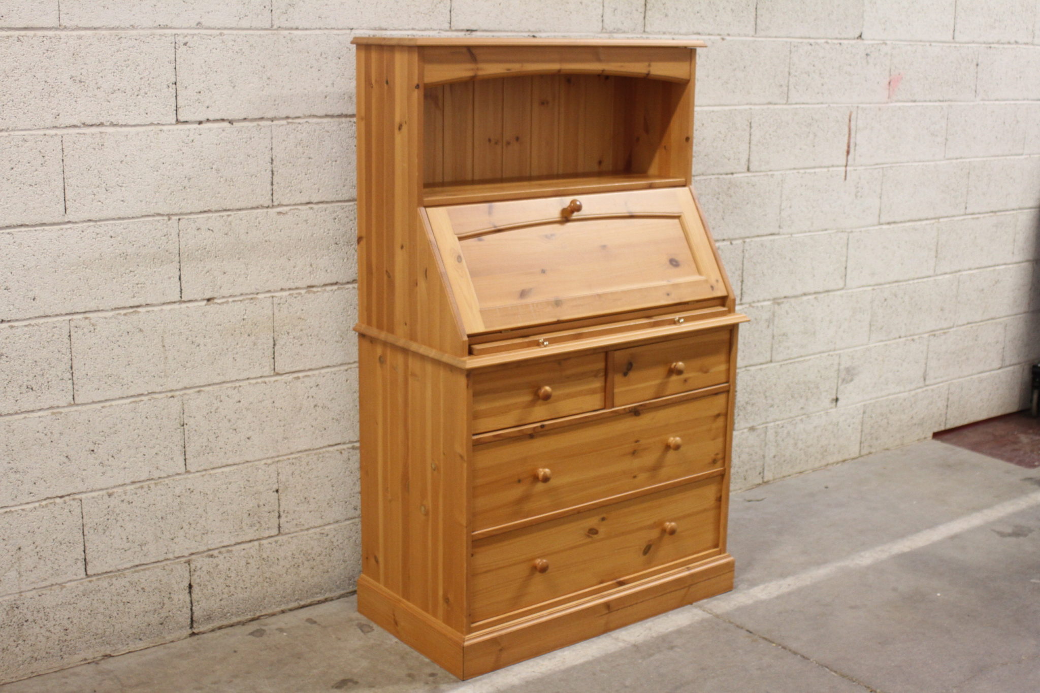 meuble-secretaire-vintage-en-pin-mobilier-occasion-emmaus-scherwiller-etikette (2)