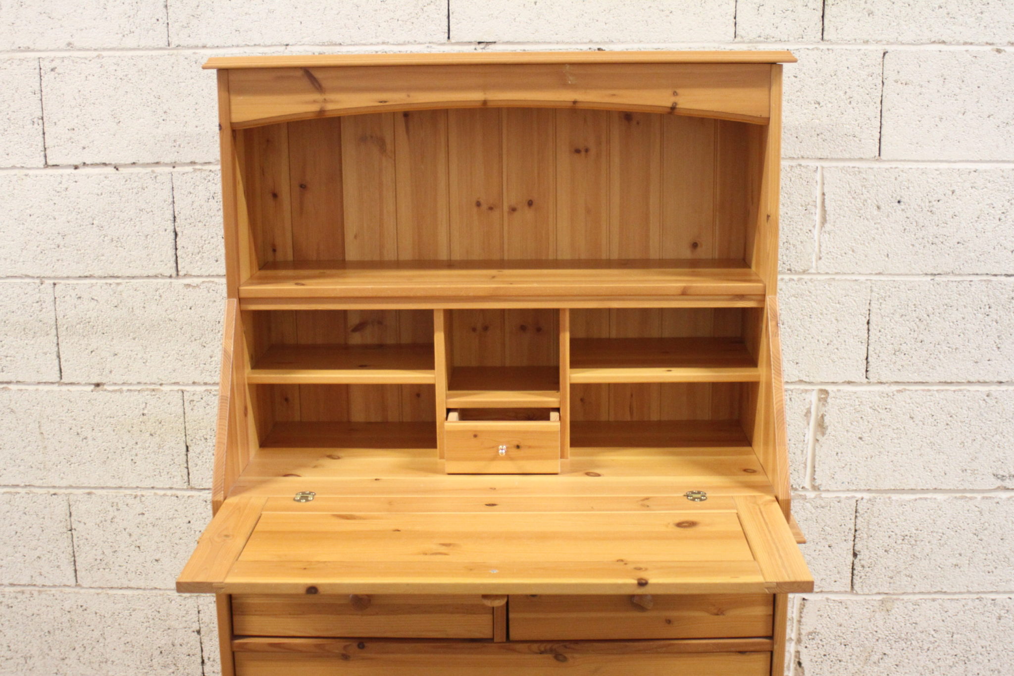 meuble-secretaire-vintage-en-pin-mobilier-occasion-emmaus-scherwiller-etikette (3)