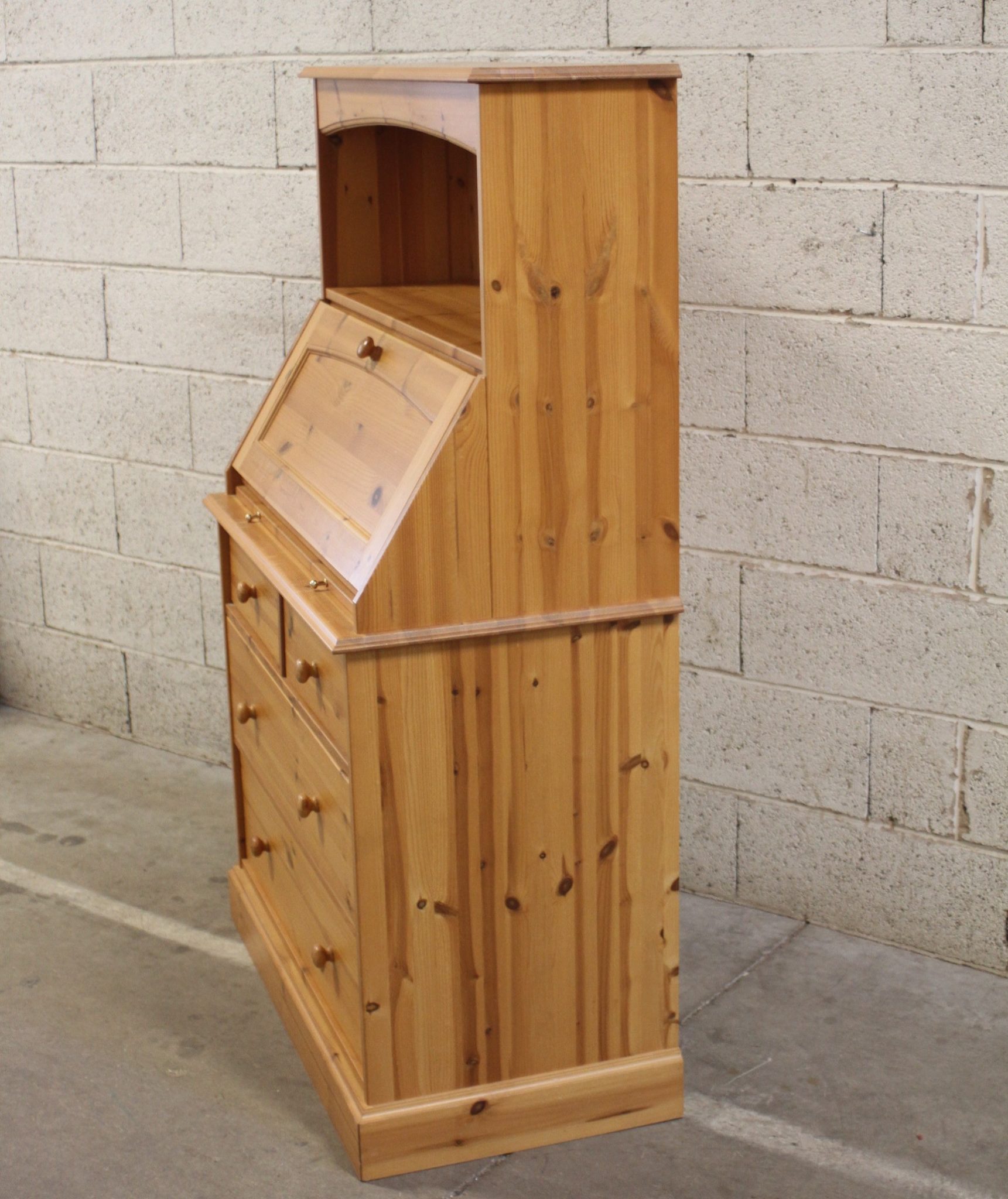 meuble-secretaire-vintage-en-pin-mobilier-occasion-emmaus-scherwiller-etikette (5)