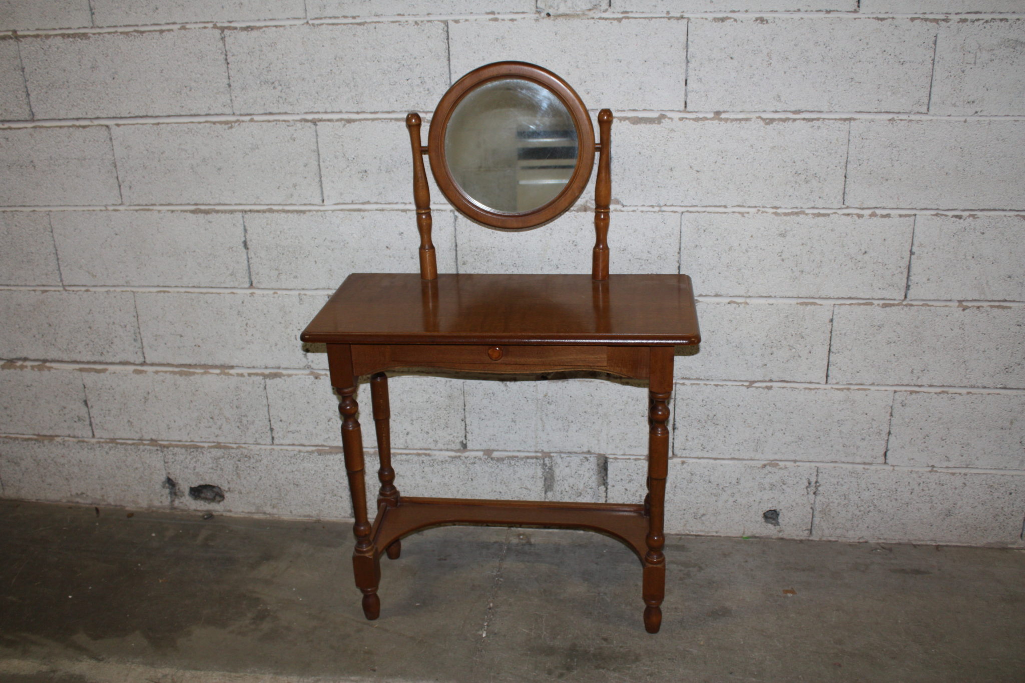 petite-coiffeuse-miroir-rond-en-bois-mobilier-occasion-emmaus-scherwiller-etikette (3)