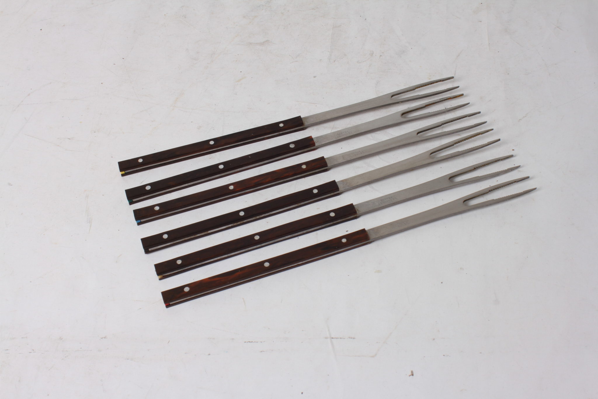 emmaus-scherwiller-etikette-occasion-seconde main- Fourchettes à fondue - Le creuset (2)