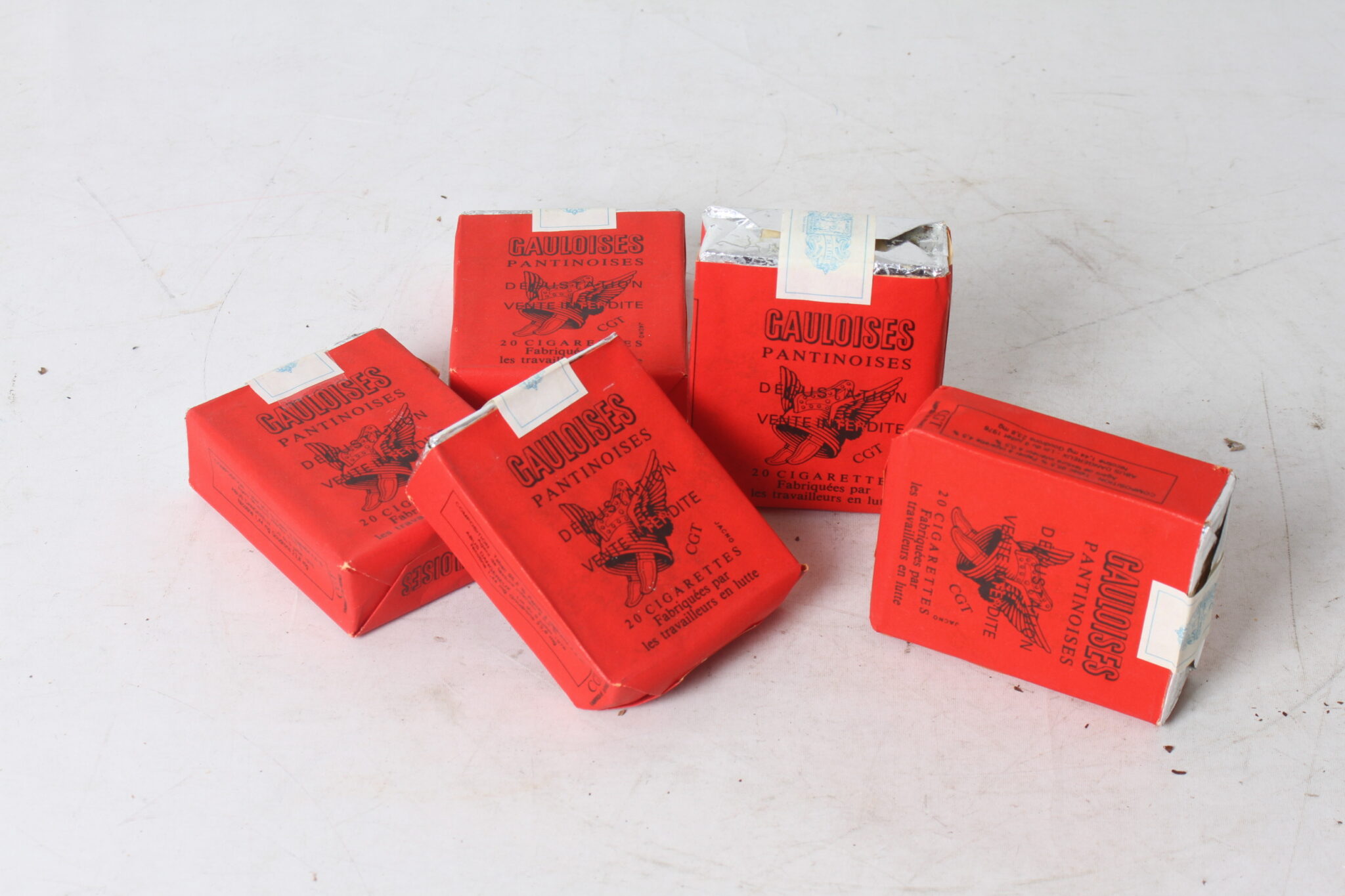 emmaus-scherwiller-etikette-occasion -gauloises-usine-pantin-seita-occupé-rouge-Paquet-Cigarettes-Gauloises-pantinoises-Grève ouvrier C.G (4)