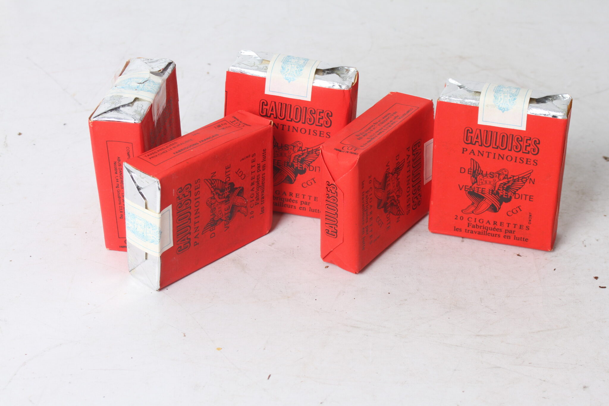 emmaus-scherwiller-etikette-occasion -gauloises-usine-pantin-seita-occupé-rouge-Paquet-Cigarettes-Gauloises-pantinoises-Grève ouvrier C.G (5)