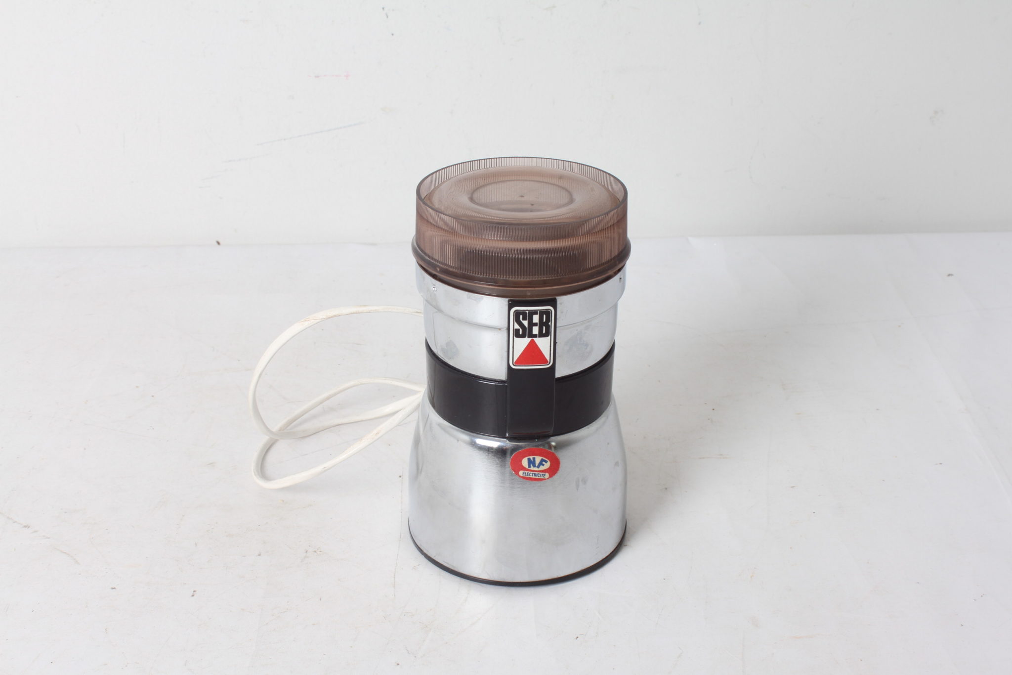 ancien-moulin-a-cafe-electrique-seb-type-105n-chrome-petit-electromenager-occasion-emmaus-scherwiller-etikette (2)