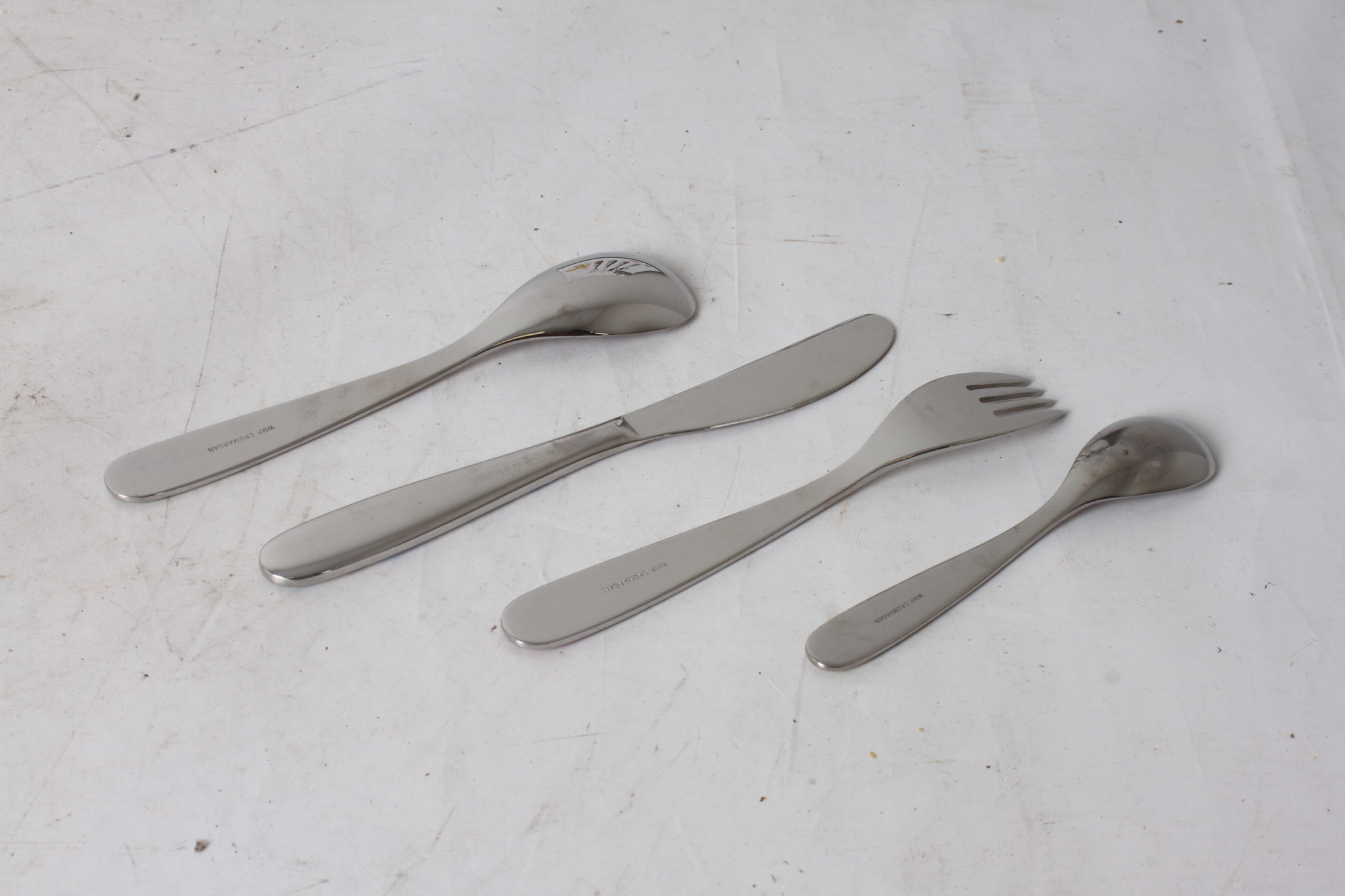 emmaus-scherwiller-etikette-occasion -couverts-enfant-lillebi-acier-inoxydable-animaux- coloré (3)
