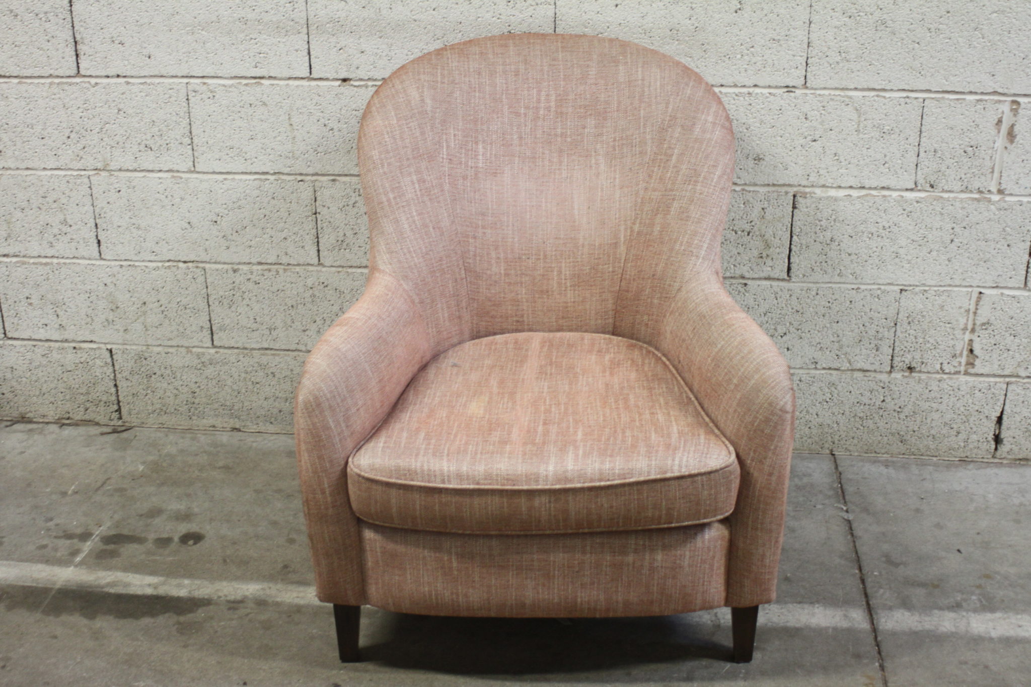 fauteuil-oscar-interior's-sur-pieds-compas-bois-arriere-capitonnee-assise-mousse-tissu-mouchete-mobilier-occasion-emmaus-scherwiller-etikette (2)