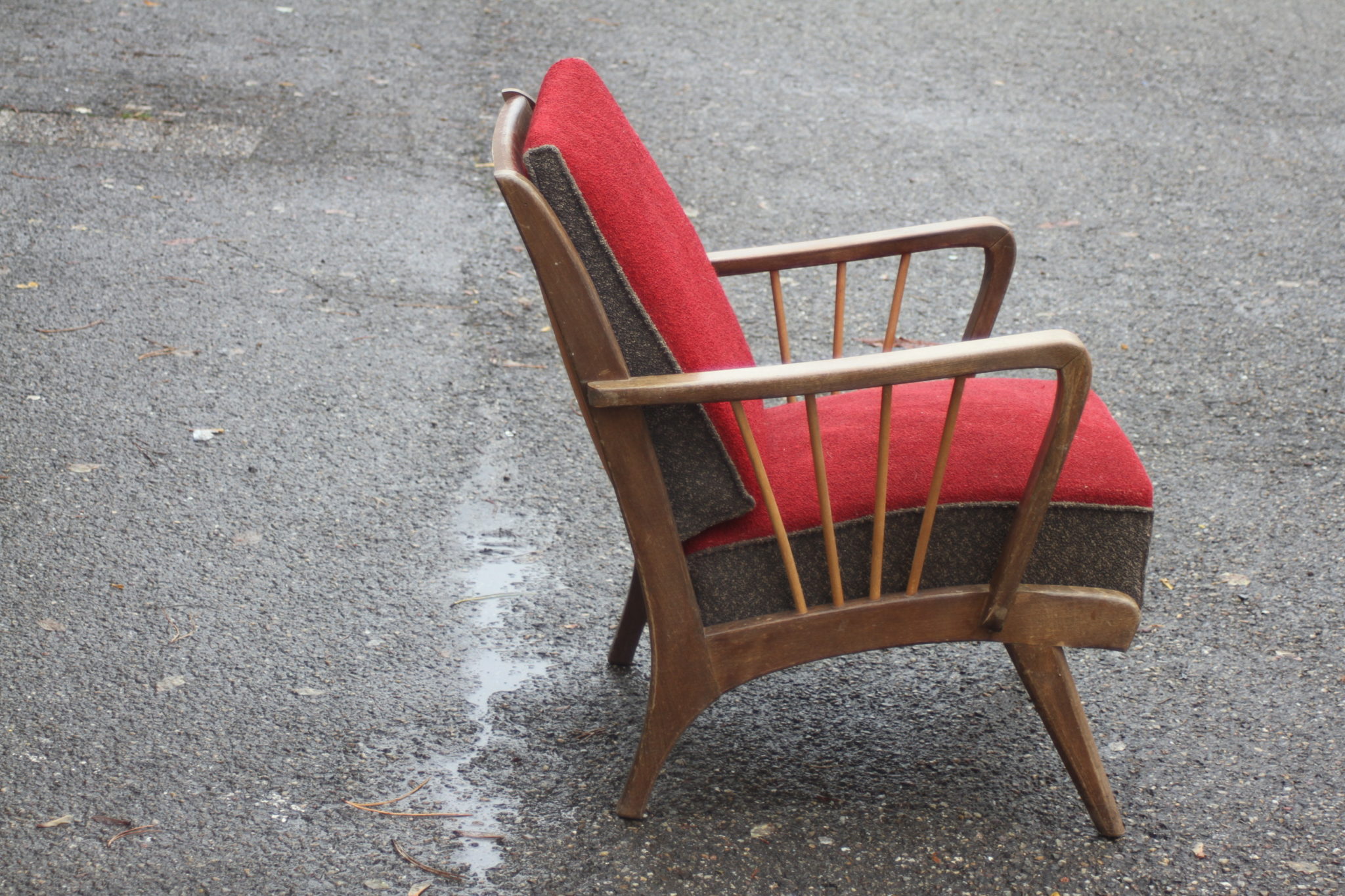 fauteuil-vintage-design-scandinave-bois-pieds-compas-coussins-tissu-bouclette-mobilier-brocante-occasion-emmaus-scherwiller-etikette (2)