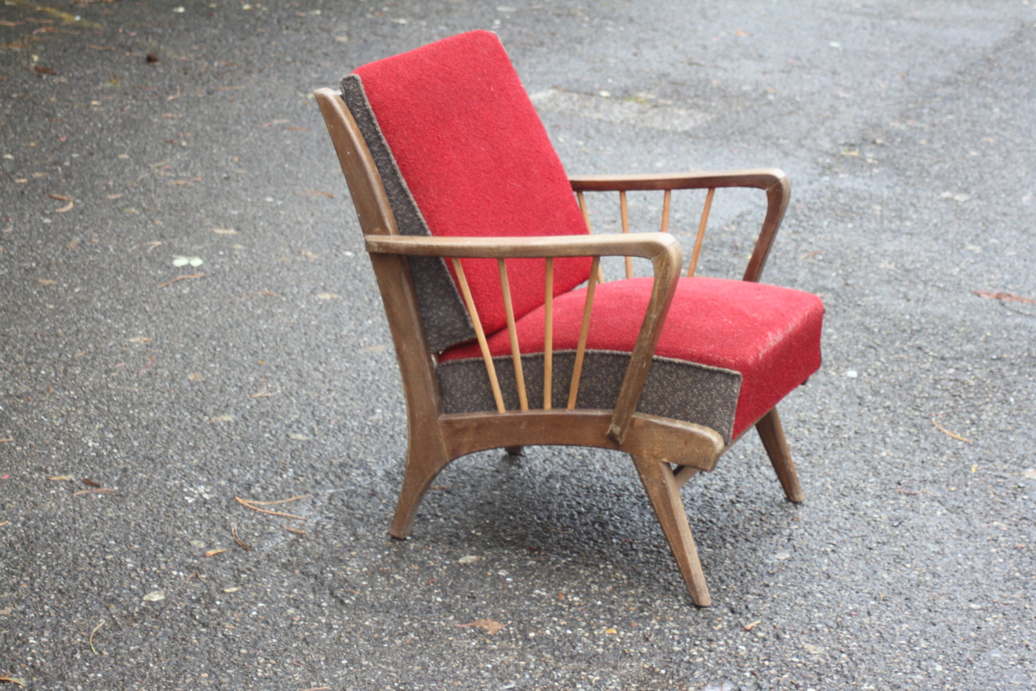 fauteuil-vintage-design-scandinave-bois-pieds-compas-coussins-tissu-bouclette-mobilier-brocante-occasion-emmaus-scherwiller-etikette (3)