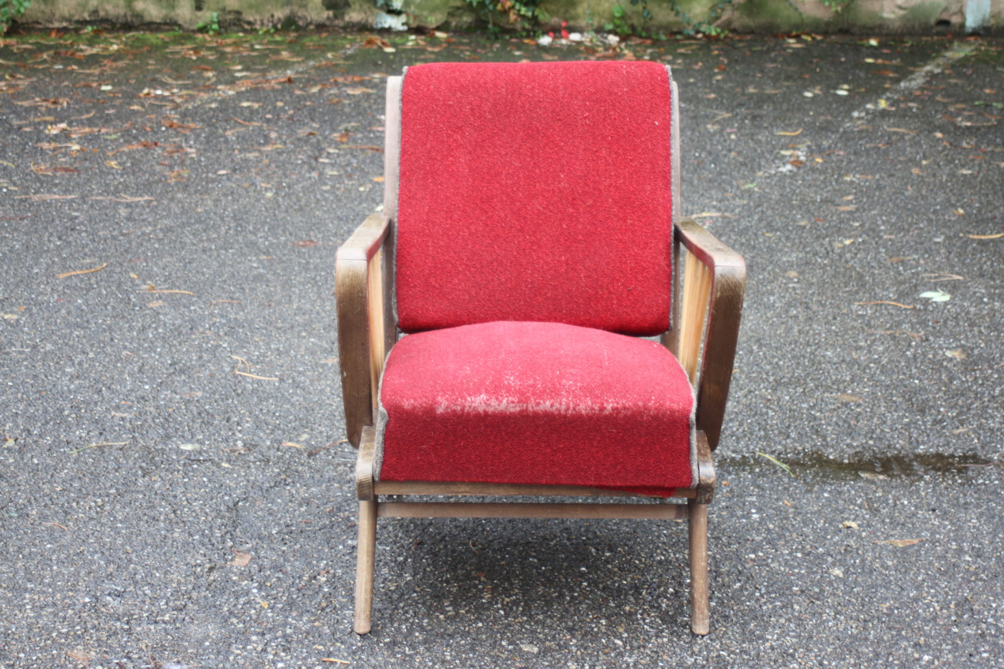fauteuil-vintage-design-scandinave-bois-pieds-compas-coussins-tissu-bouclette-mobilier-brocante-occasion-emmaus-scherwiller-etikette (4)