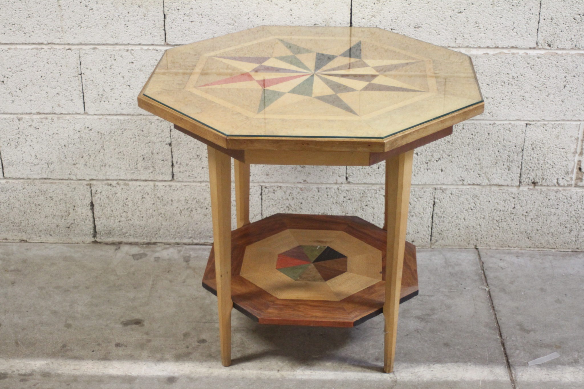 table-octogonale-marqueterie-coloree-mobilier-brocante-occasion-emmaus-scherwiller-etikette (2)
