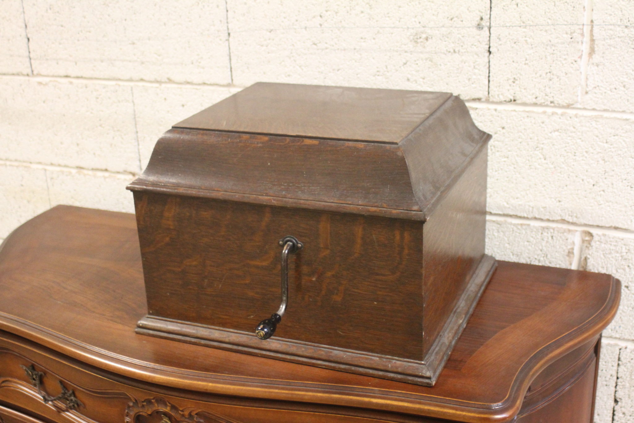 ancien-gramophone-bois-la-voix-de-son-maitre-objets-collection-brocante-occasion-emmaus-scherwiller-etikette (1)