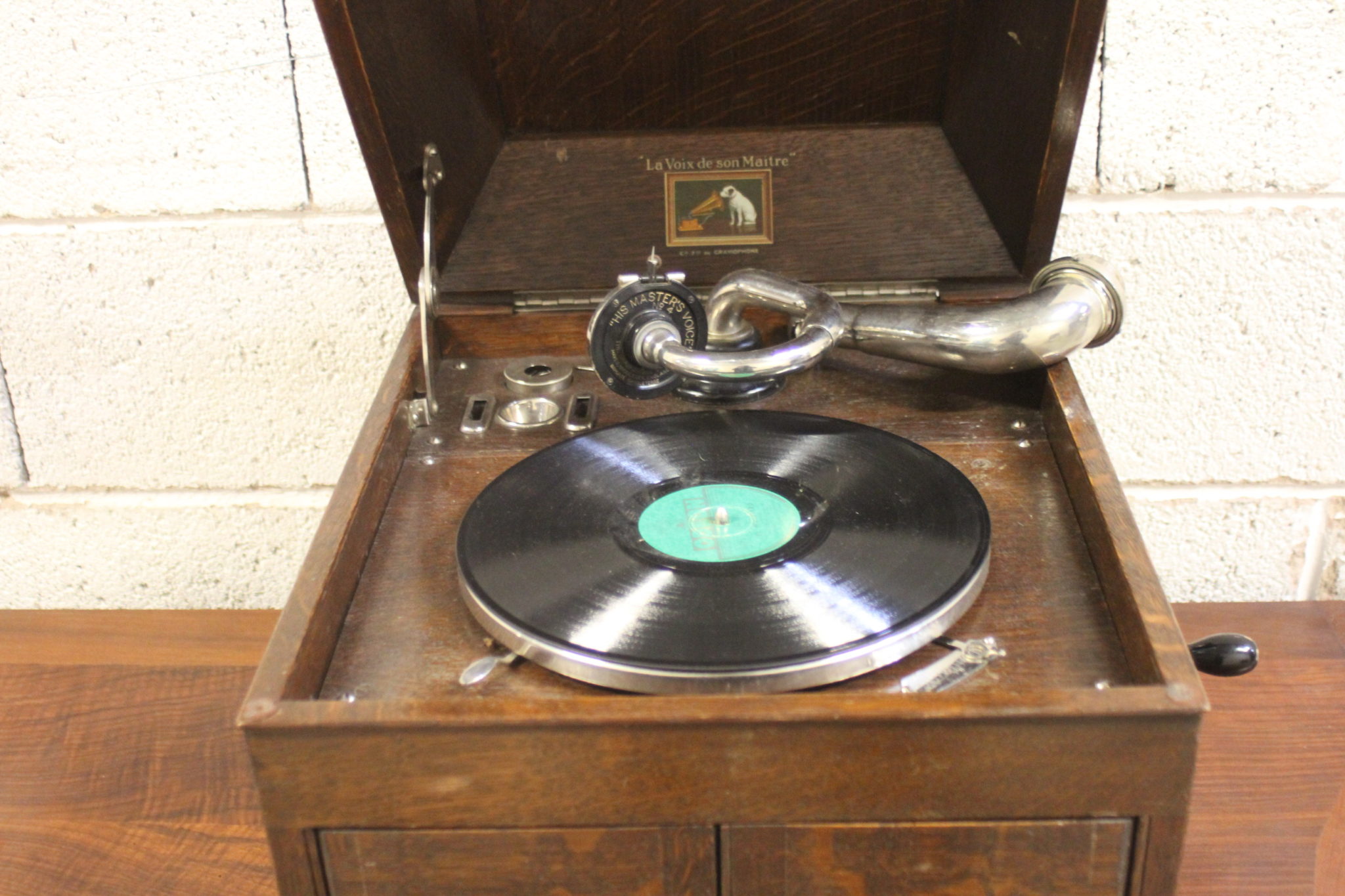 ancien-gramophone-bois-la-voix-de-son-maitre-objets-collection-brocante-occasion-emmaus-scherwiller-etikette (3)