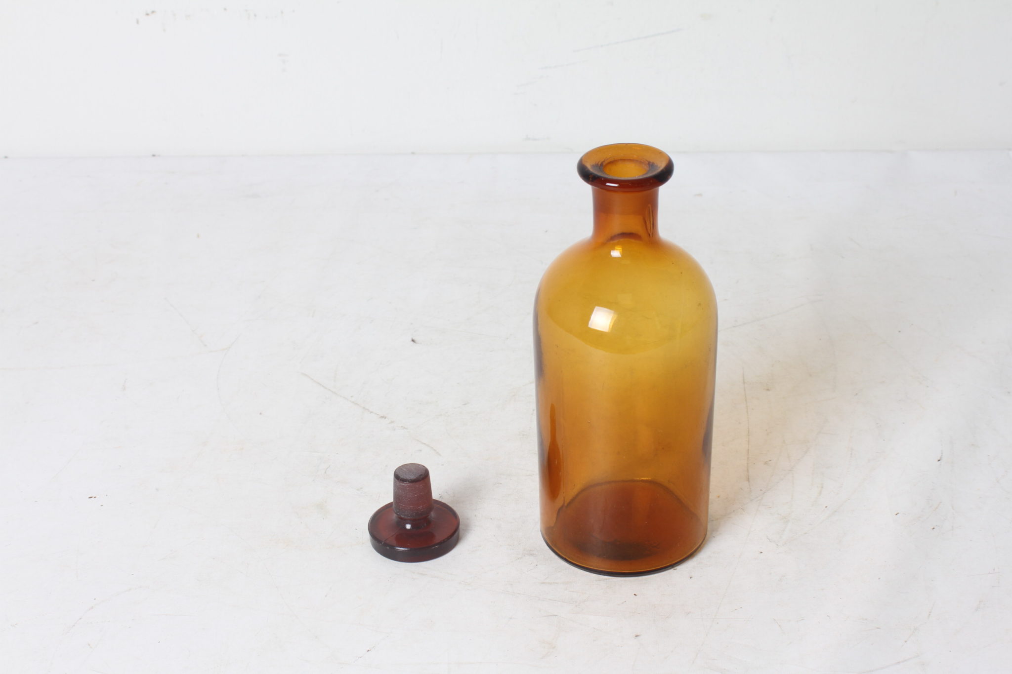 bouteille-flacon-d'apothicaire-verre-ambre-500-ml-objets-deco-occasion-emmaus-scherwiller-etikette (3)