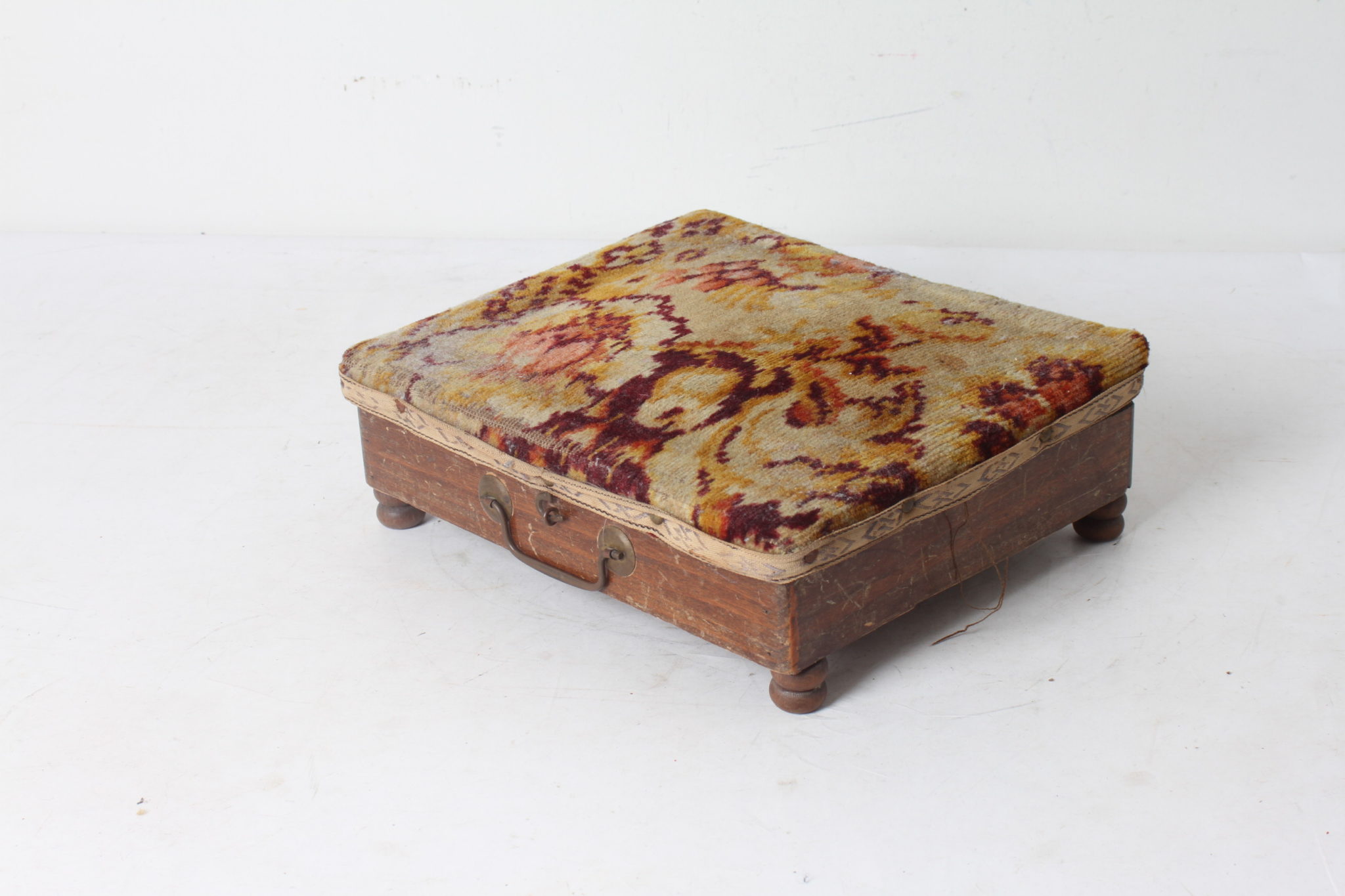 emmaus-scherwiller-etikette-occasion -Ancien repose-pied avec chaufferette (1)