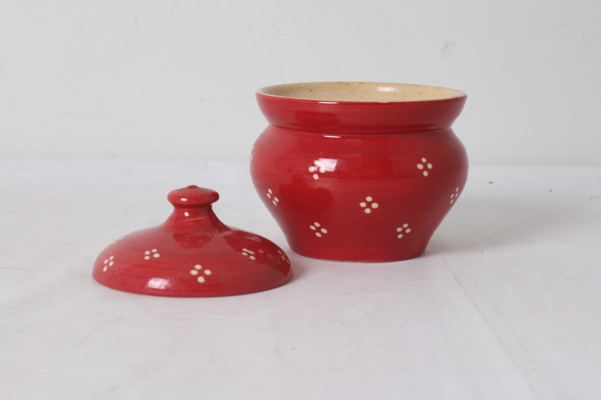 emmaus-scherwiller-etikette-occasion -cigogne-rouge-pot-petit (2)