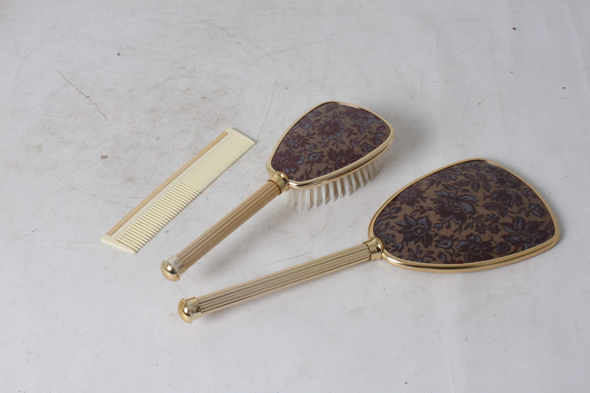 emmaus-scherwiller-etikette-occasion -Coffret de coiffeuse vintage (2)