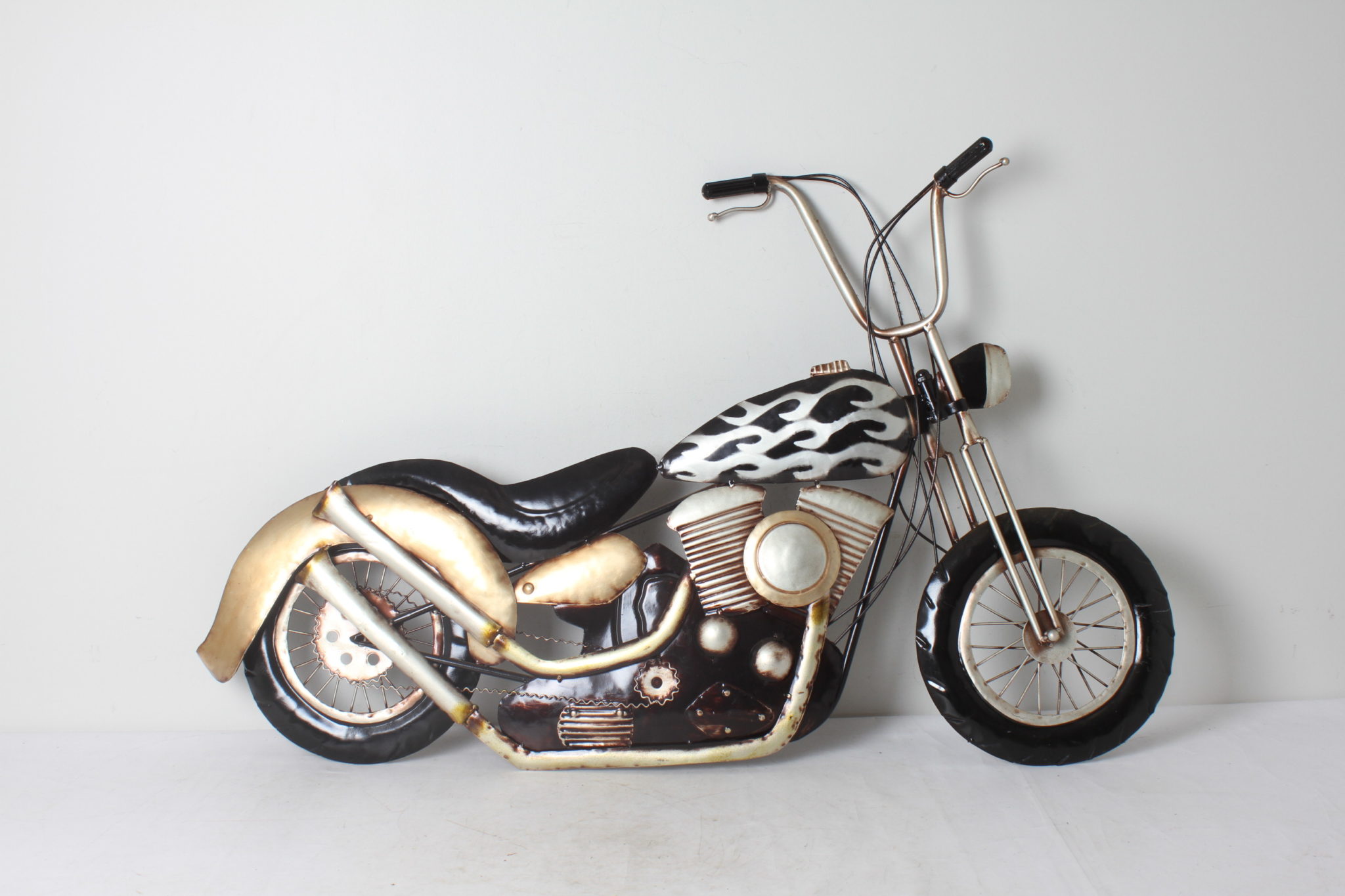 emmaus-scherwiller-etikette-occasion -décoration-interieur-moto-gilde-plaque-métal (1)