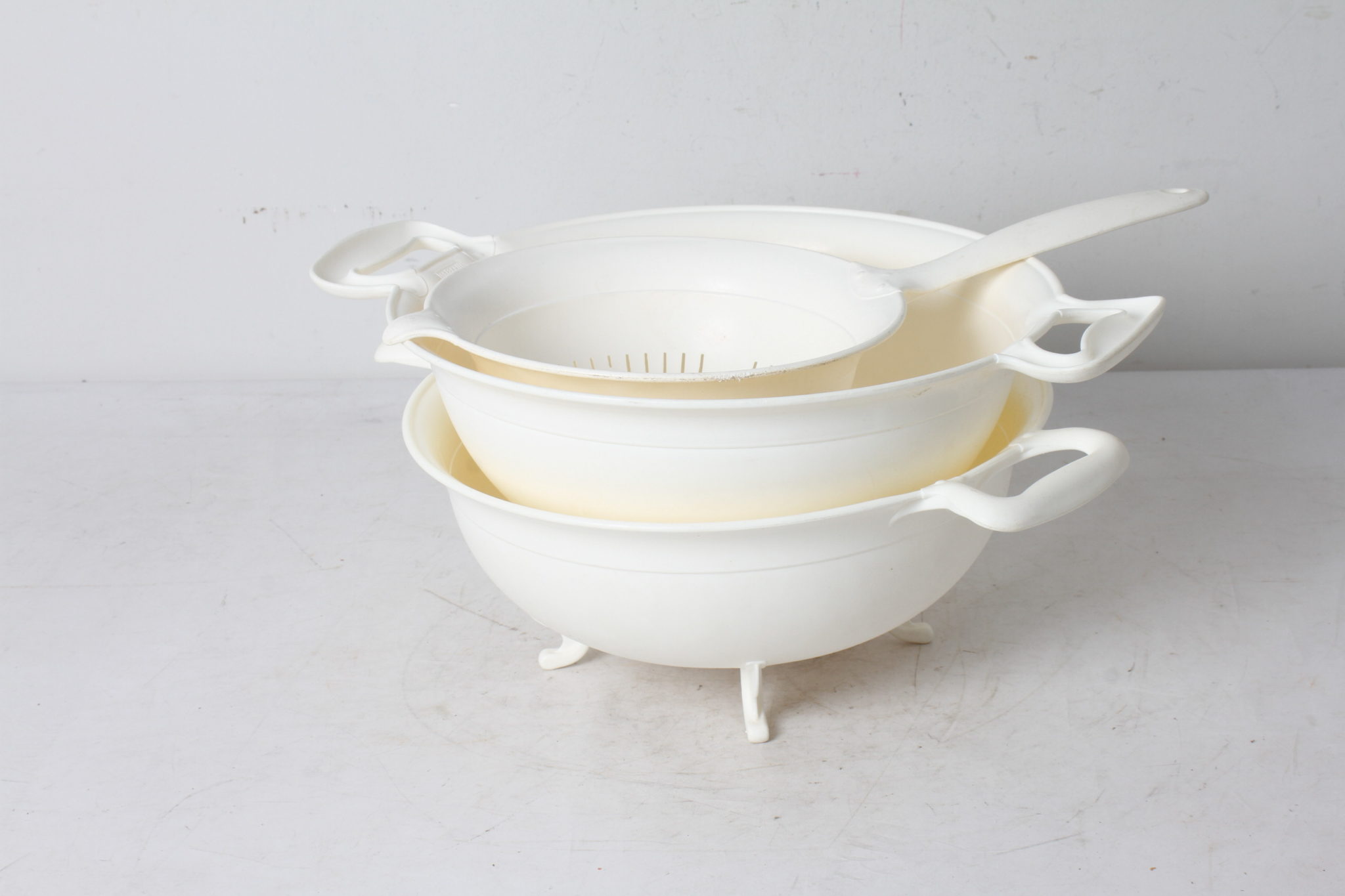 emmaus-scherwiller-etikette-occasion -Ensemble-passoires-plastique- (3)