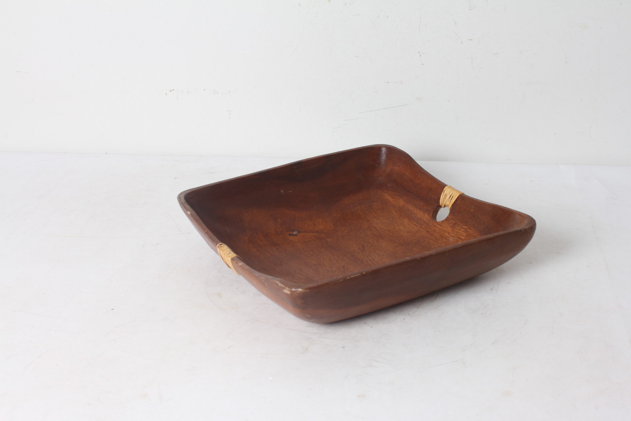 emmaus-scherwiller-etikette-occasion -plat-carré-coupe-bois- (4)