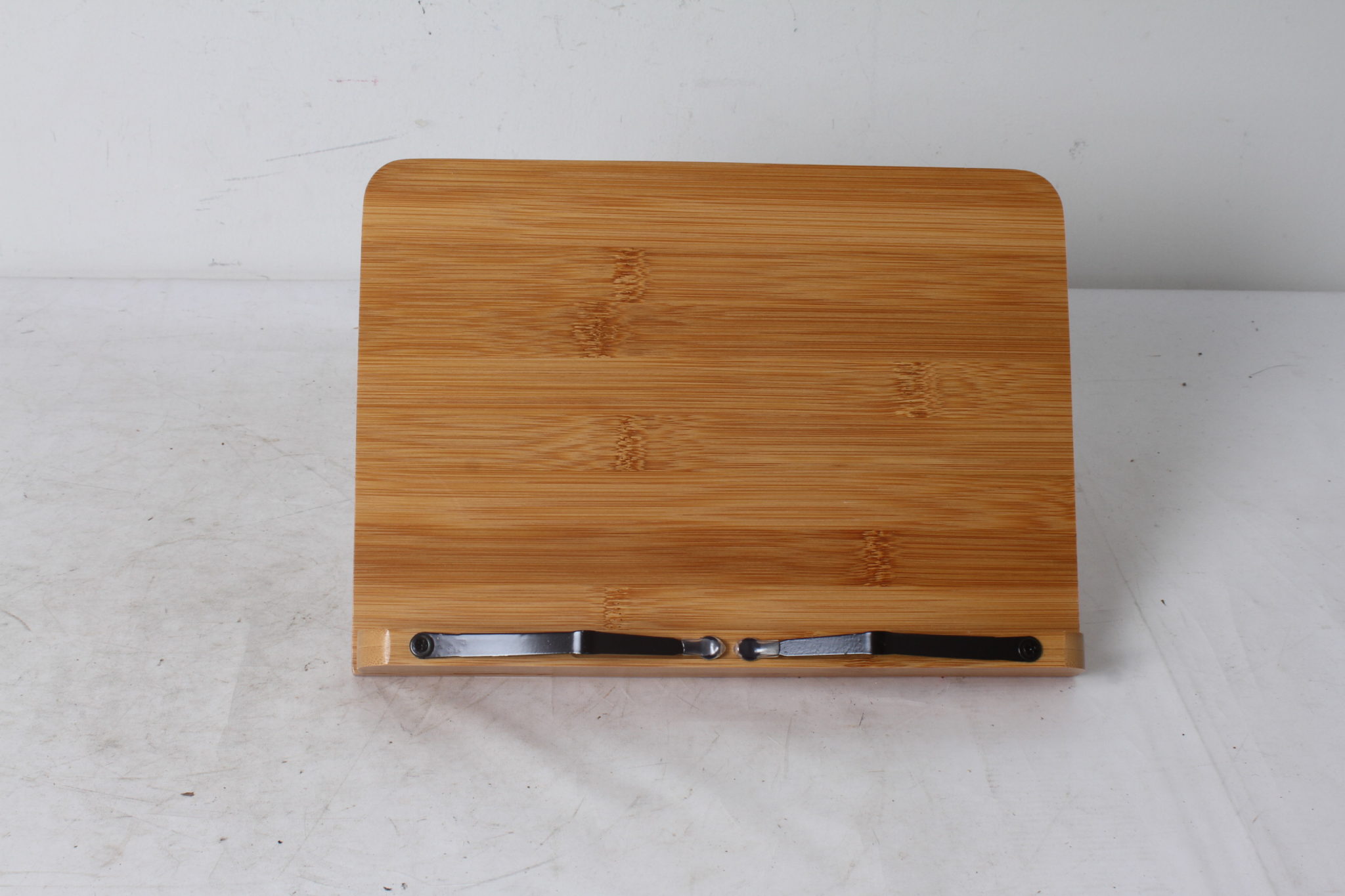 emmaus-scherwiller-etikette-occasion -pupitre-bois-porte-partition-lutrin-porte livre (1)