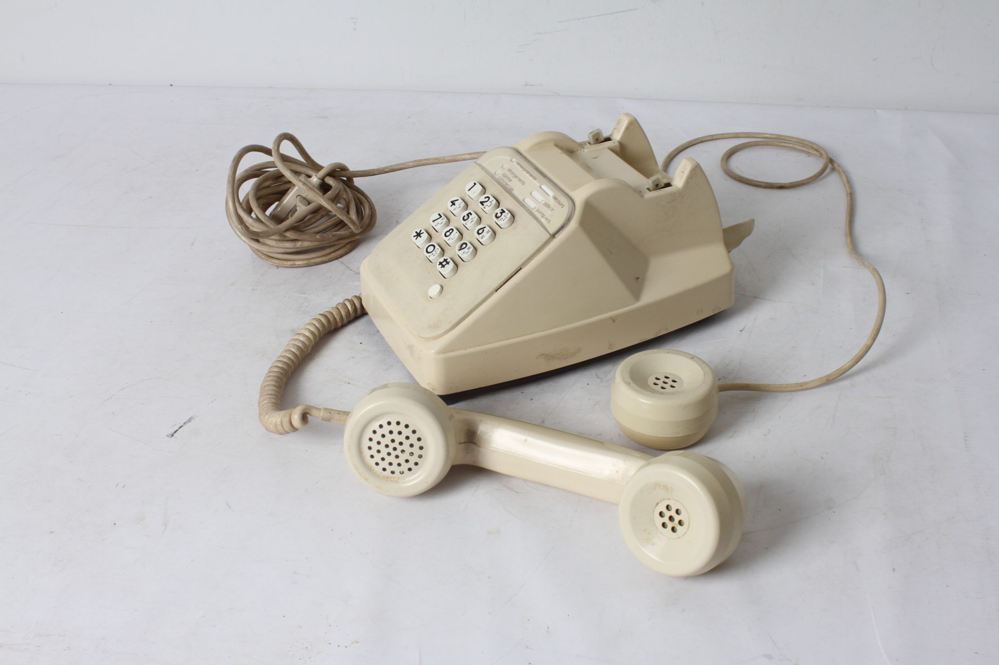 emmaus-scherwiller-etikette-occasion -socotel-telephone-ancien-touches (2)