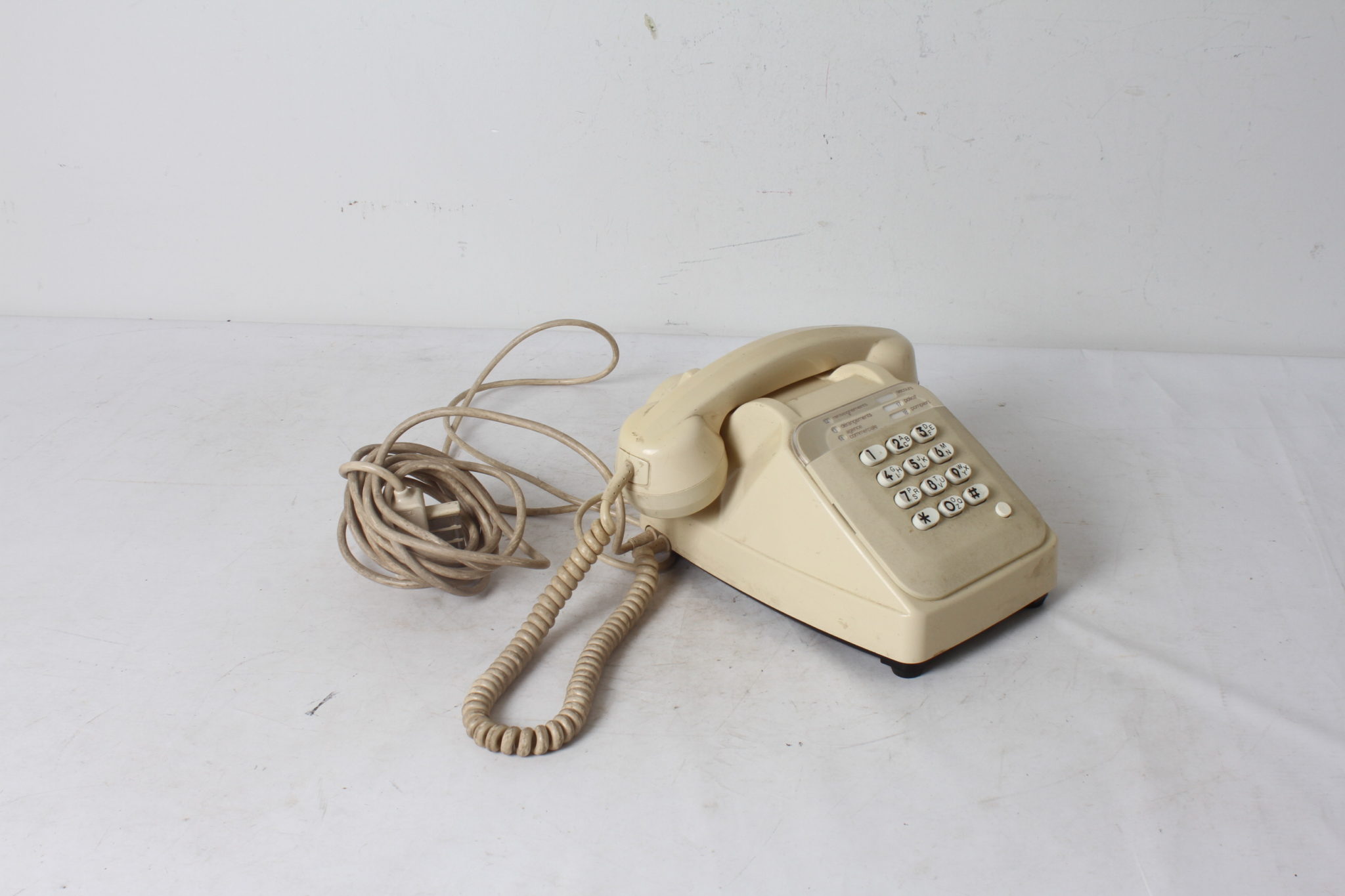 emmaus-scherwiller-etikette-occasion -socotel-telephone-ancien-touches (3)