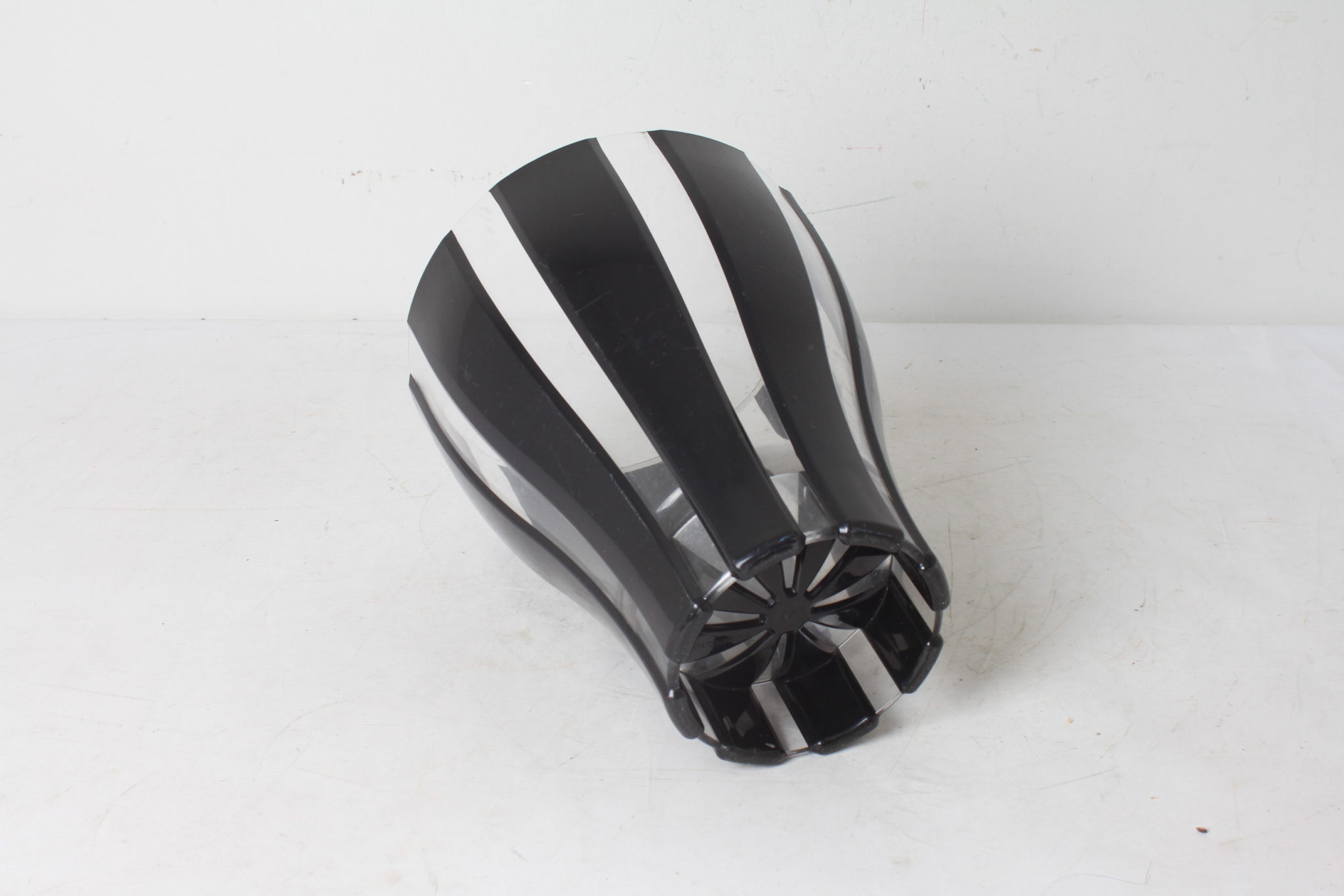 emmaus-scherwiller-etikette-occasion -Vase -noir -plexiglass - Lehmann (5)